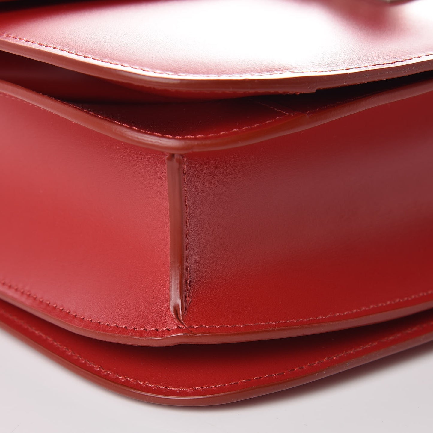 Box Calfskin Medium Classic Box Flap Bag Red