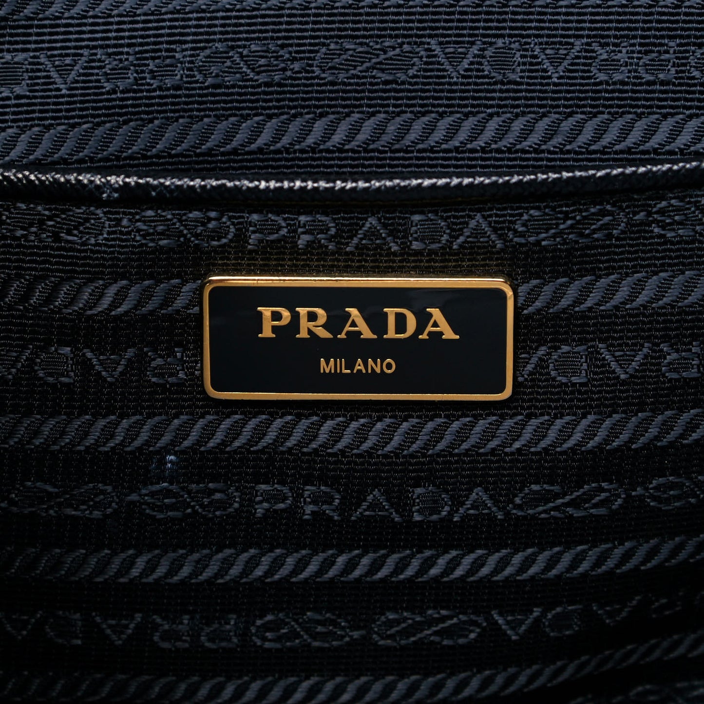 Saffiano Medium Galleria Double Zip Tote Black