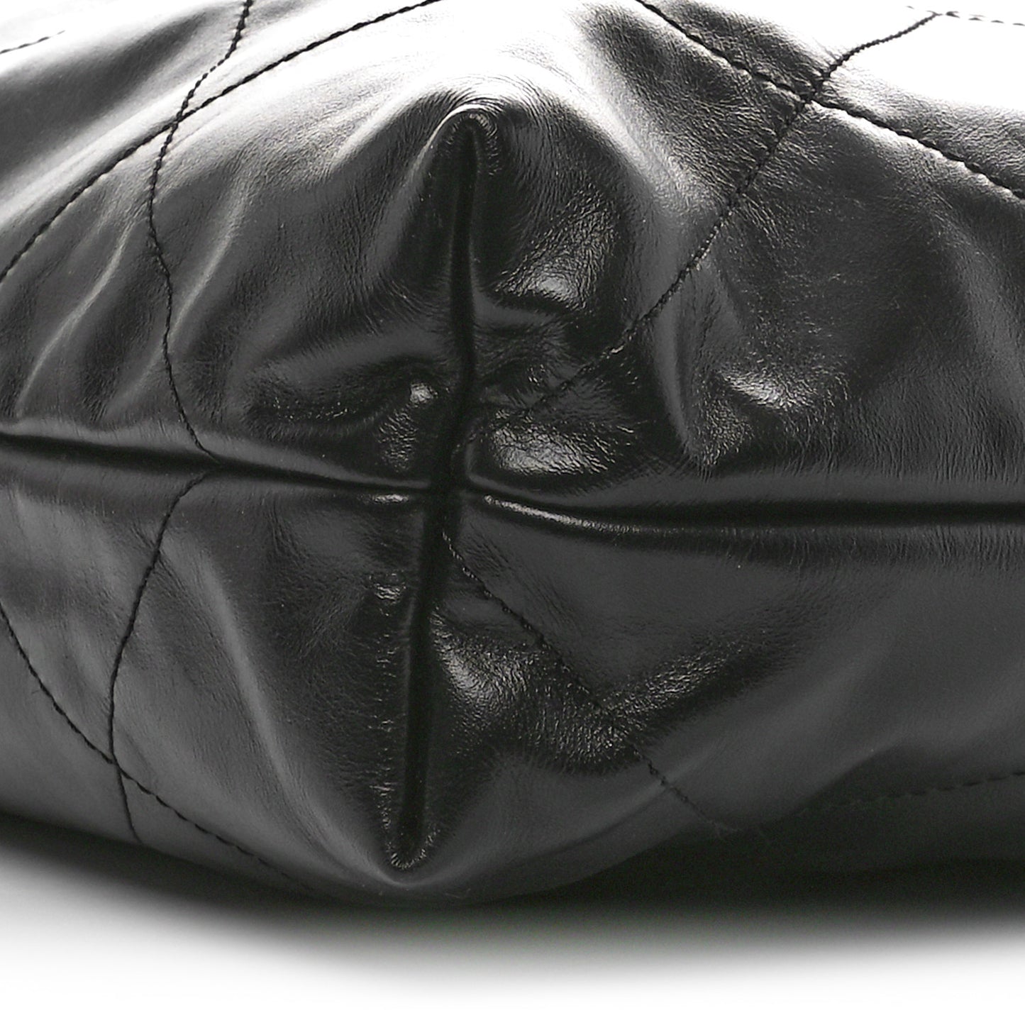 Shiny Calfskin Quilted Chanel 22 Black