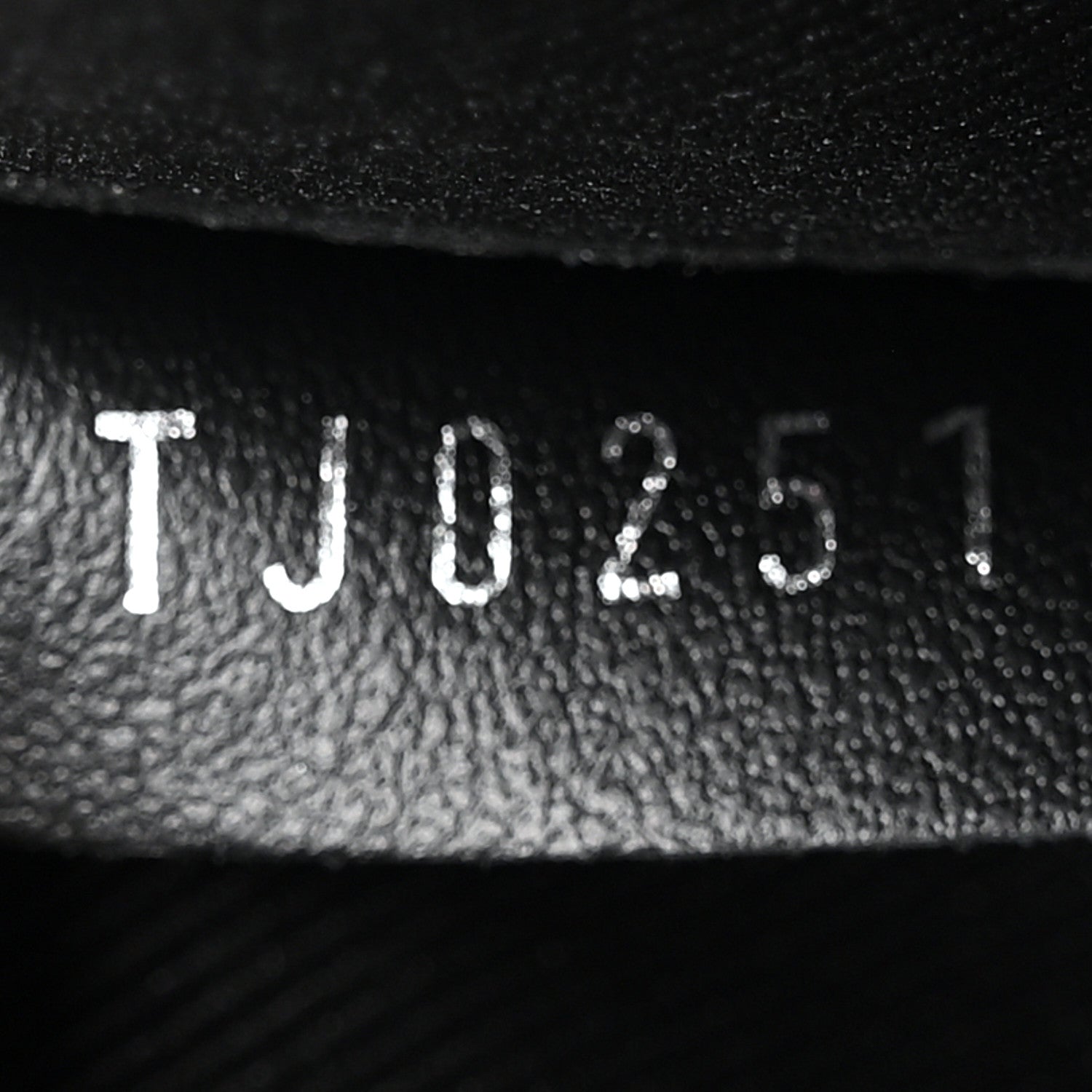 Louis Vuitton Reverse Monogram Eclipse Trio Messenger 8 of 14
