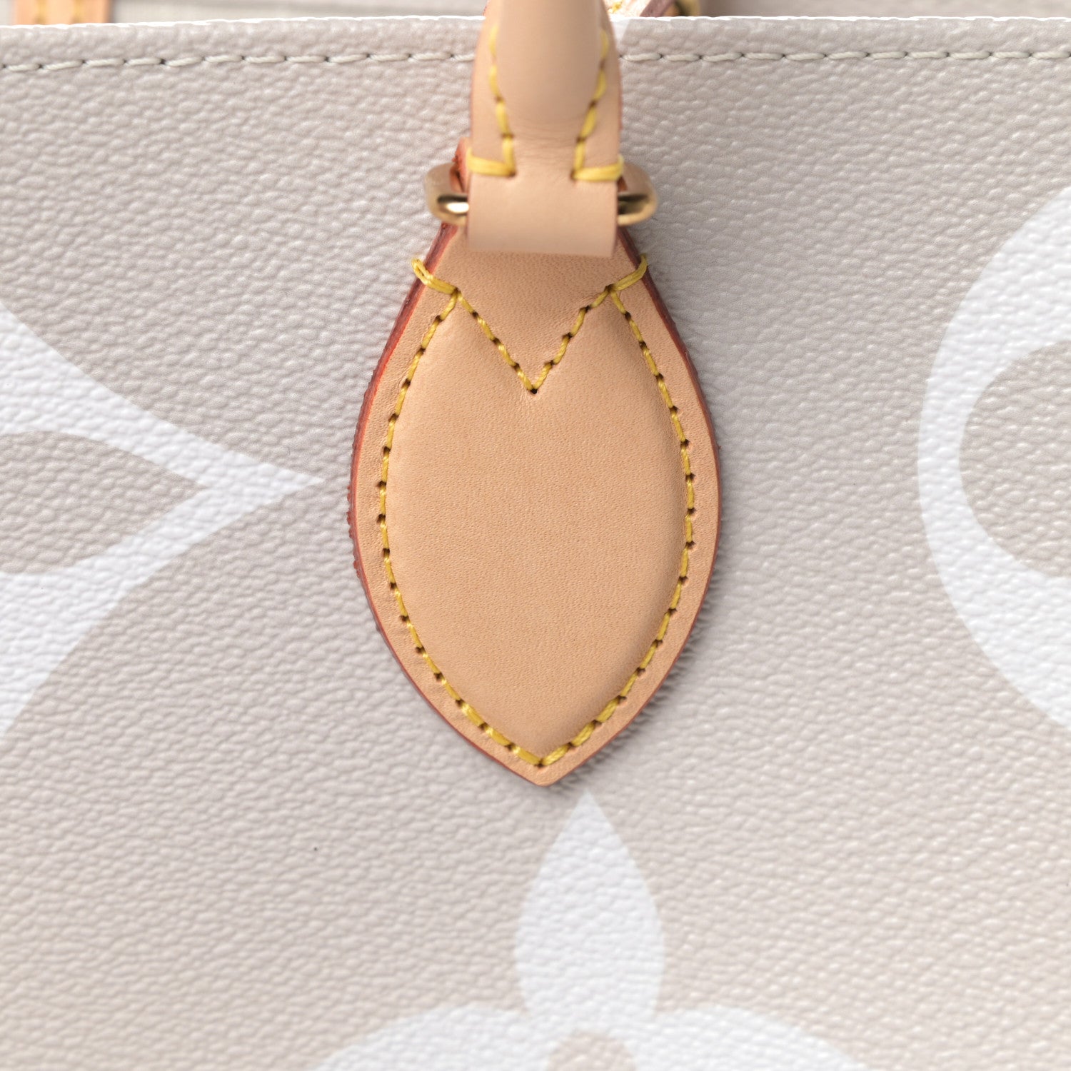 Louis Vuitton Monogram Giant By The Pool Onthego GM Brume 9 of 13