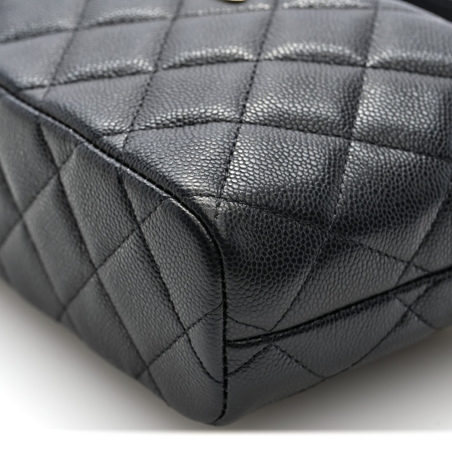 Caviar Quilted Hobo Clutch With Chain Black
