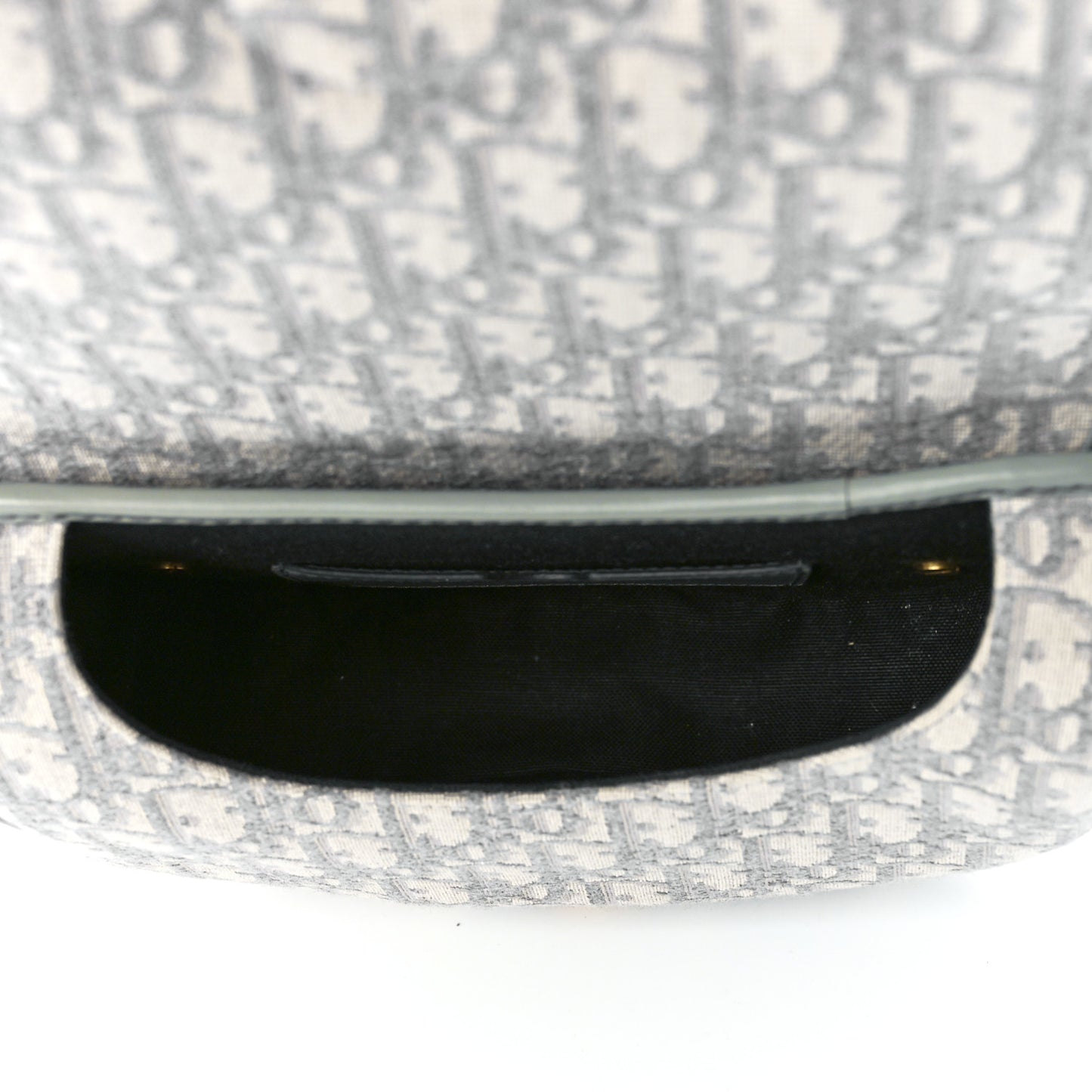 Oblique Medium Bobby Flap Gray