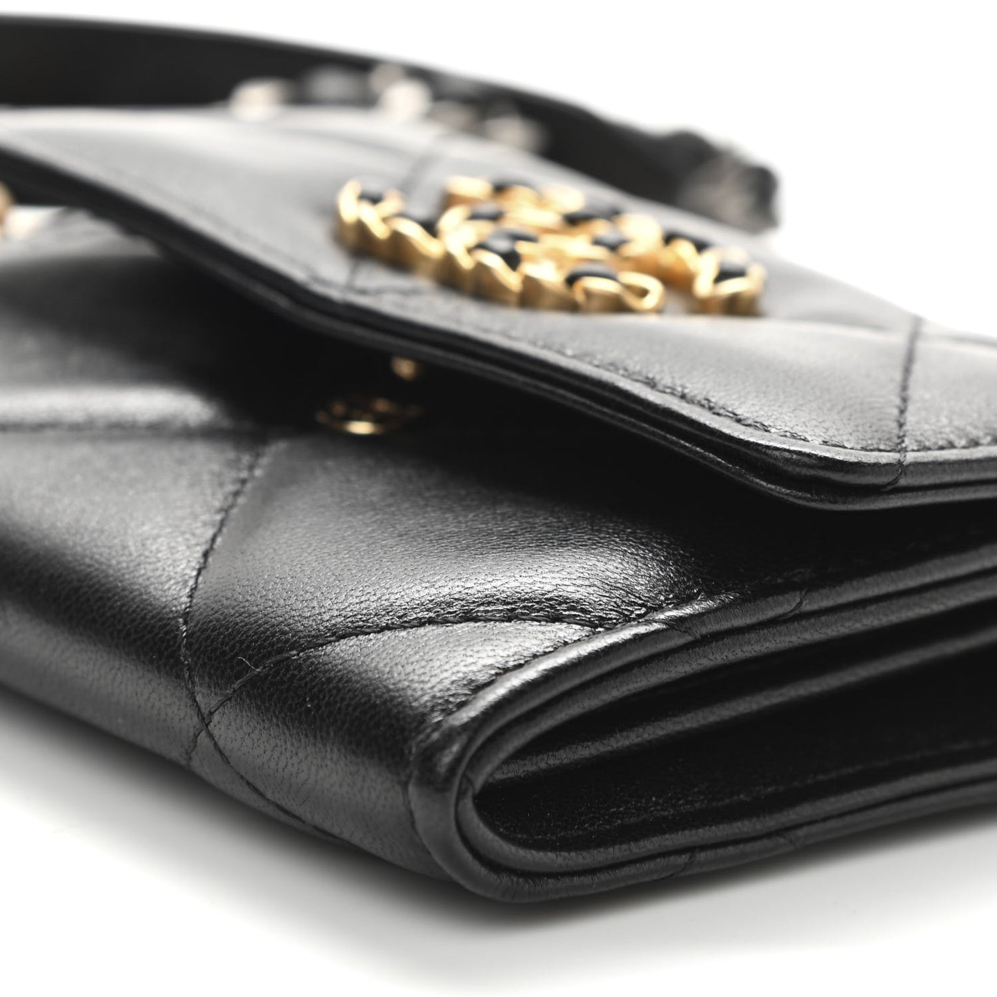 Shiny Goatskin Quilted Chanel 19 Flap Coin Purse With Chain Black