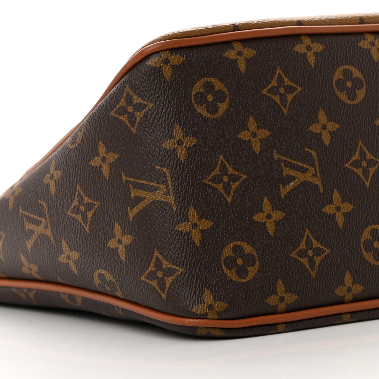 Reverse Monogram Dauphine Hobo MM