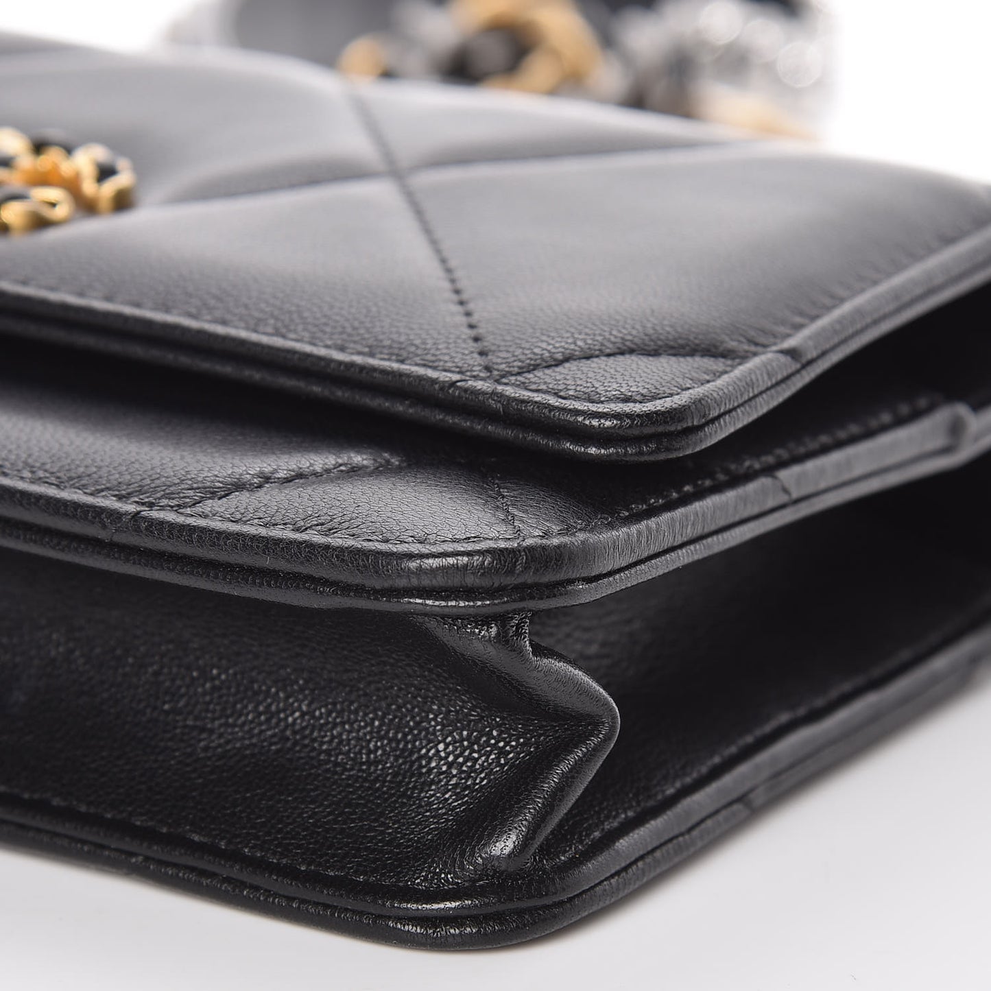 Goatskin Quilted 19 Wallet On Chain WOC Black