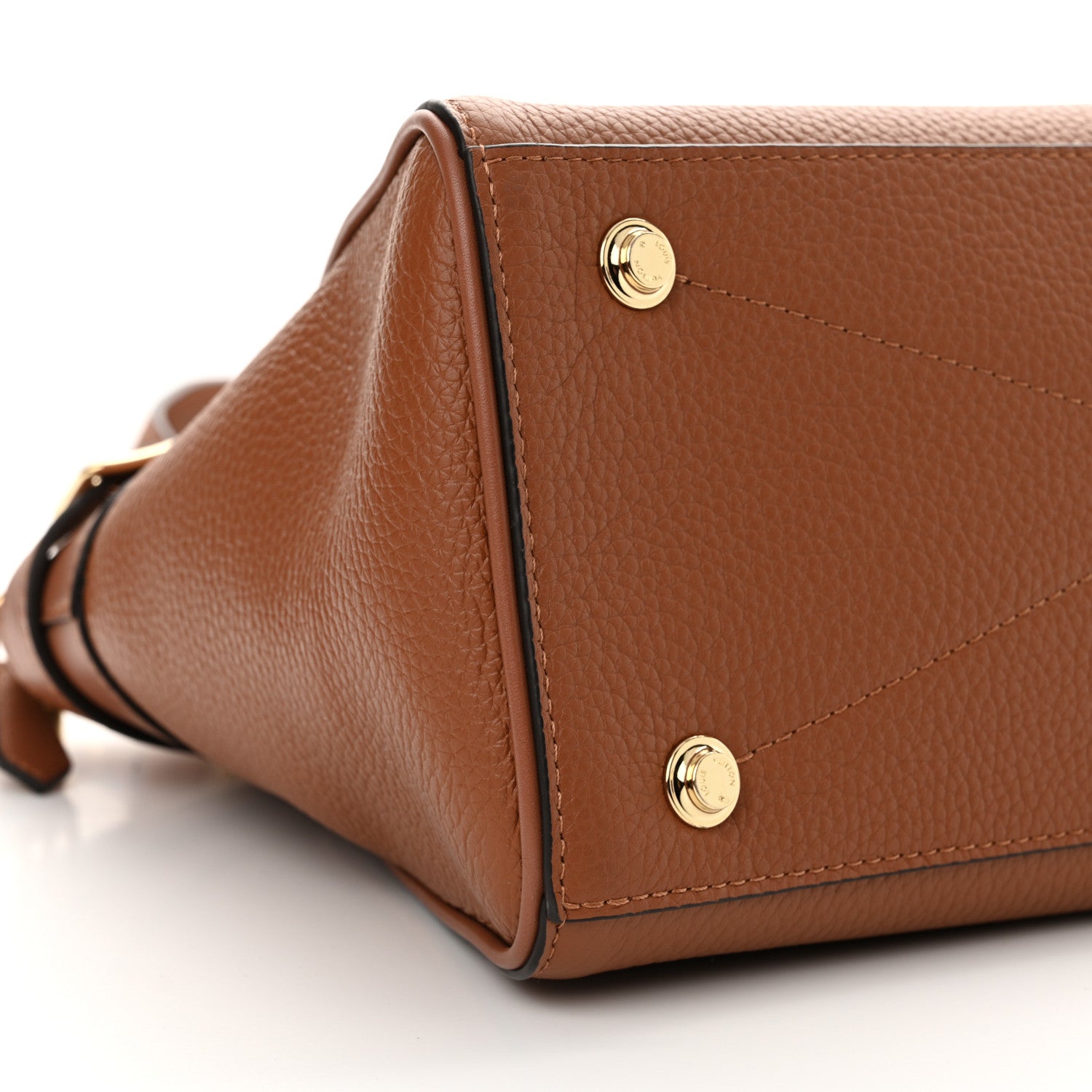 Louis Vuitton Taurillon Vendome MM Gold 8 of 10