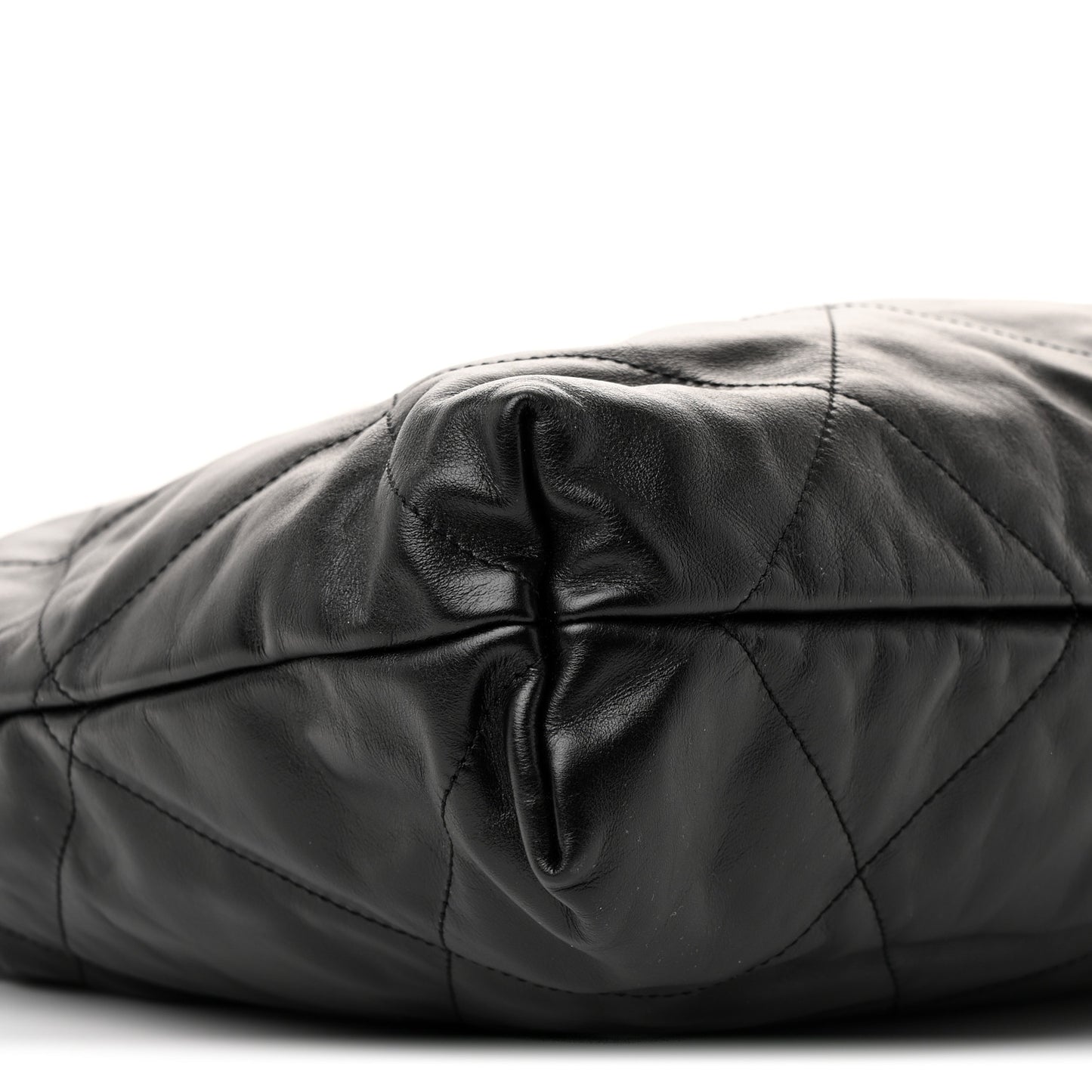 Shiny Calfskin Quilted Chanel 22 Black
