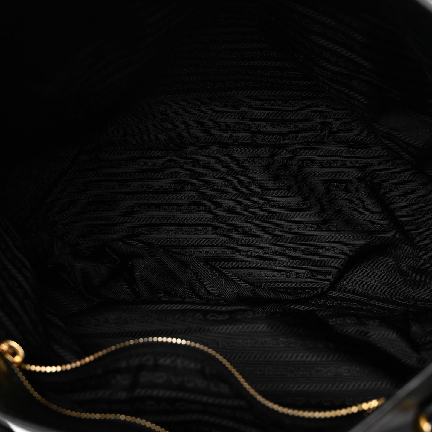 Vitello Daino Shoulder Bag Black