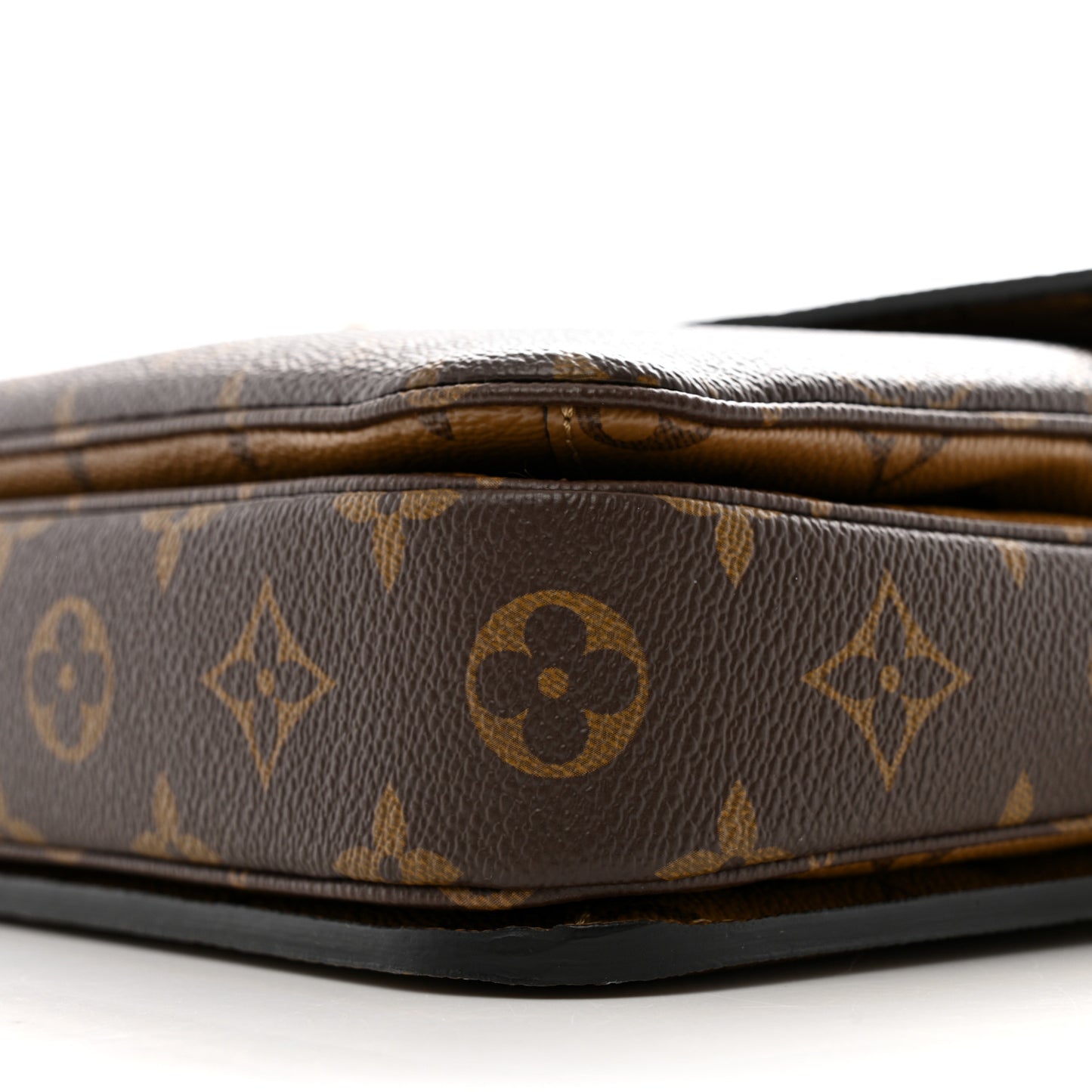 Reverse Monogram Pochette Metis