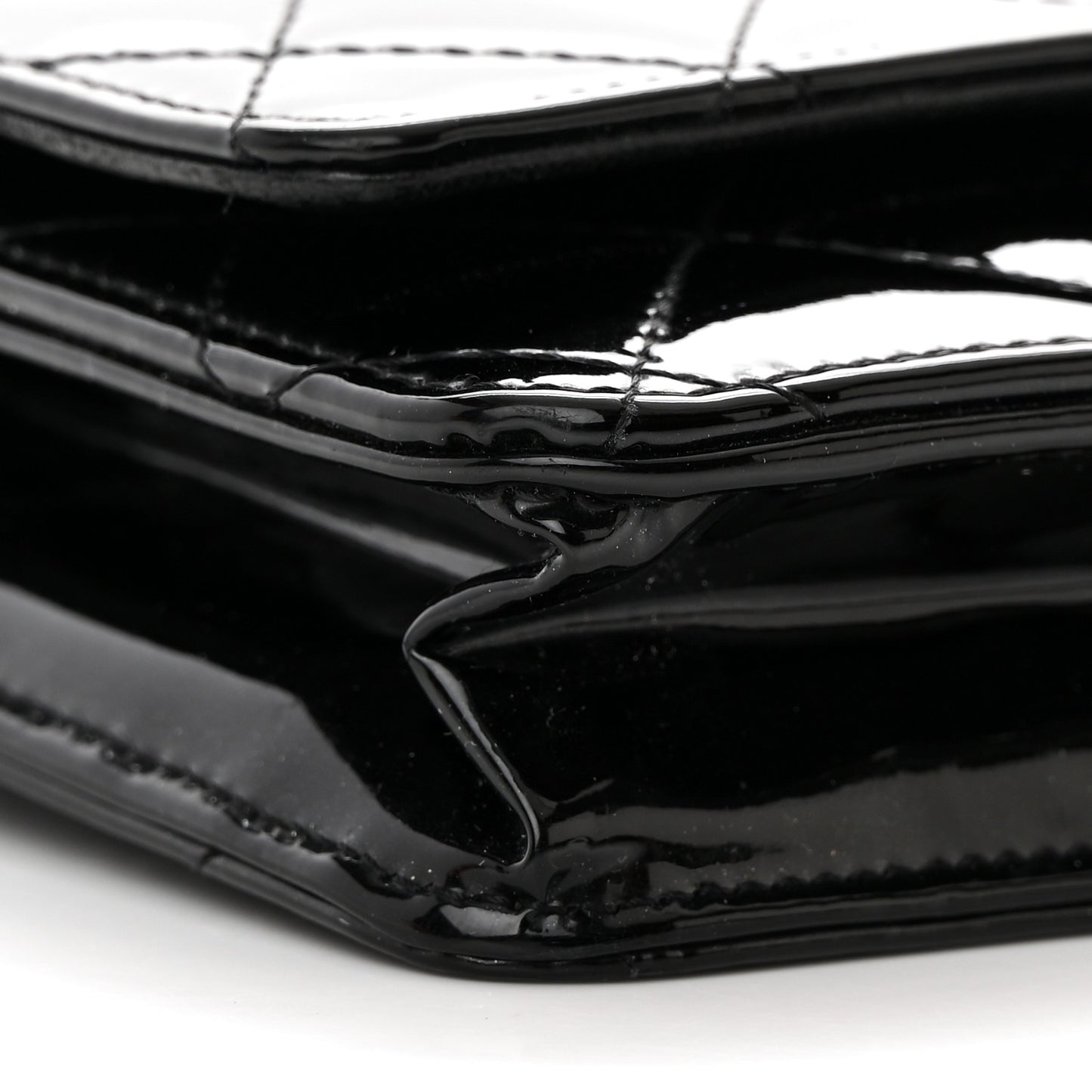 Patent Quilted Wallet On Chain WOC Black