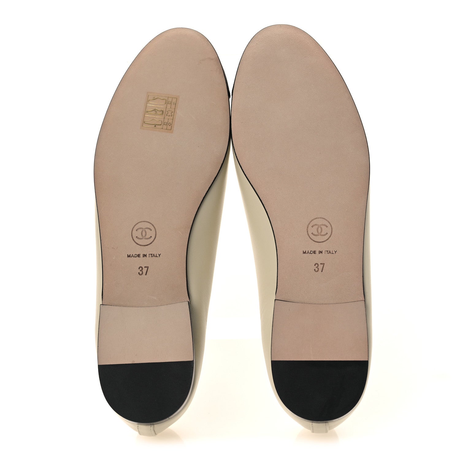 CHANEL アイボリーフラットシューズ 37 Chanel Calfskin Grosgrain Cap Toe CC Ballerina Flats 37 Ivory