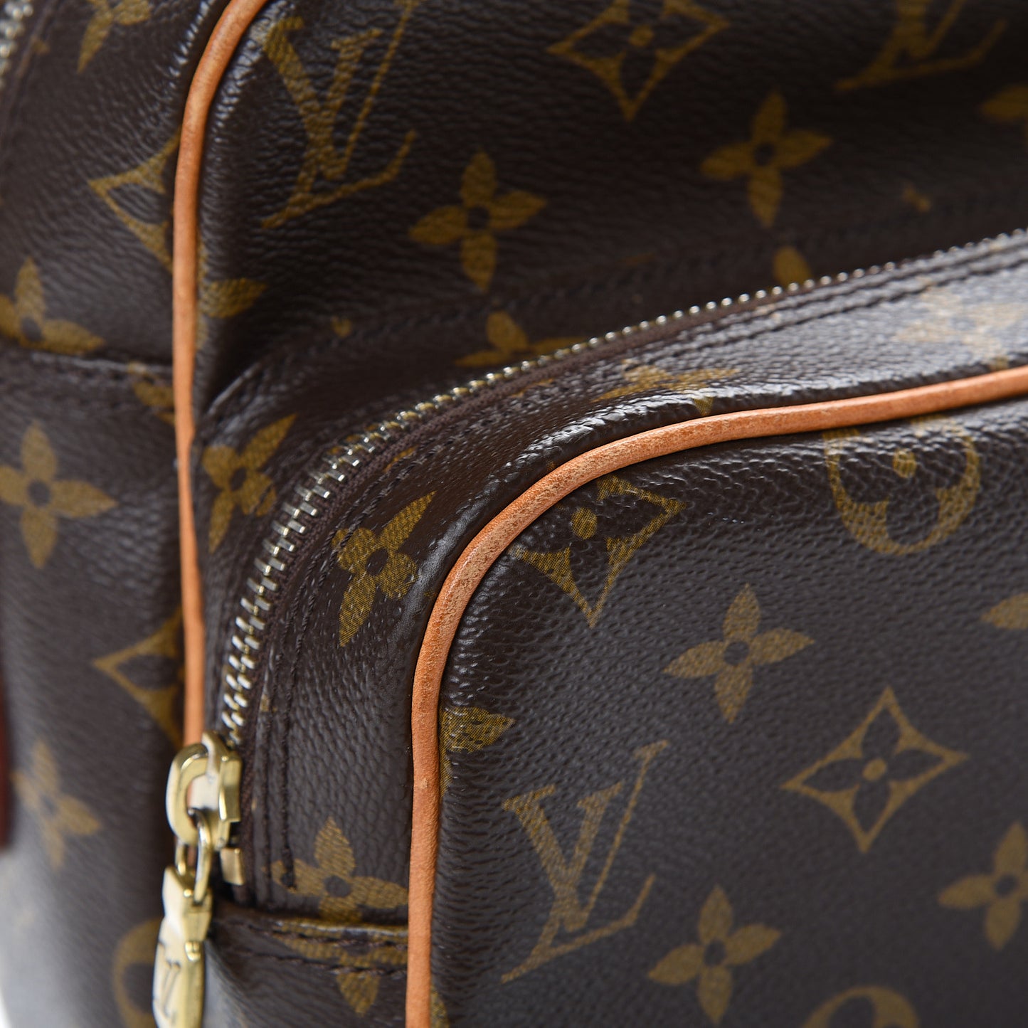 Monogram Nil 28