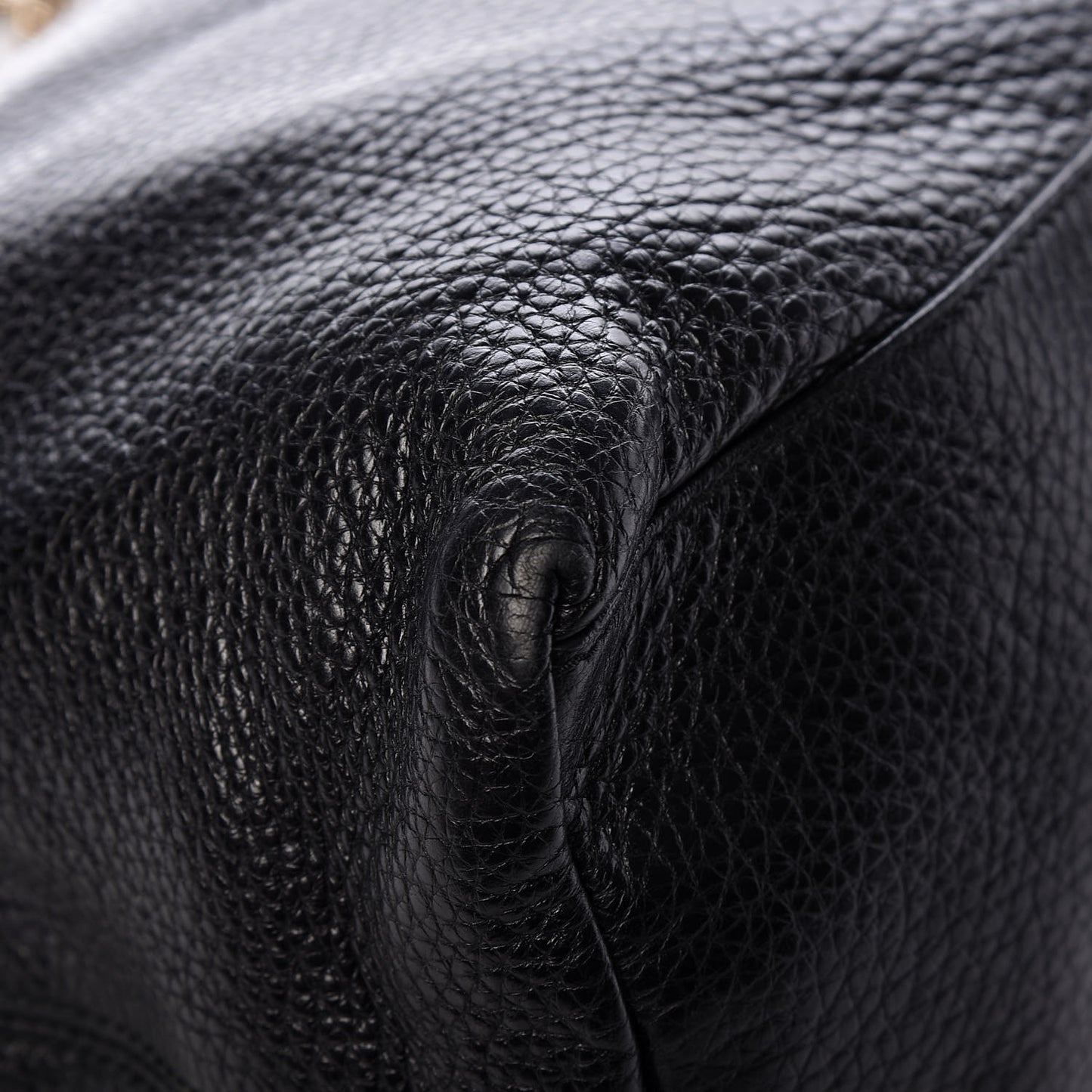 Pebbled Calfskin Medium Soho Chain Shoulder Bag Black