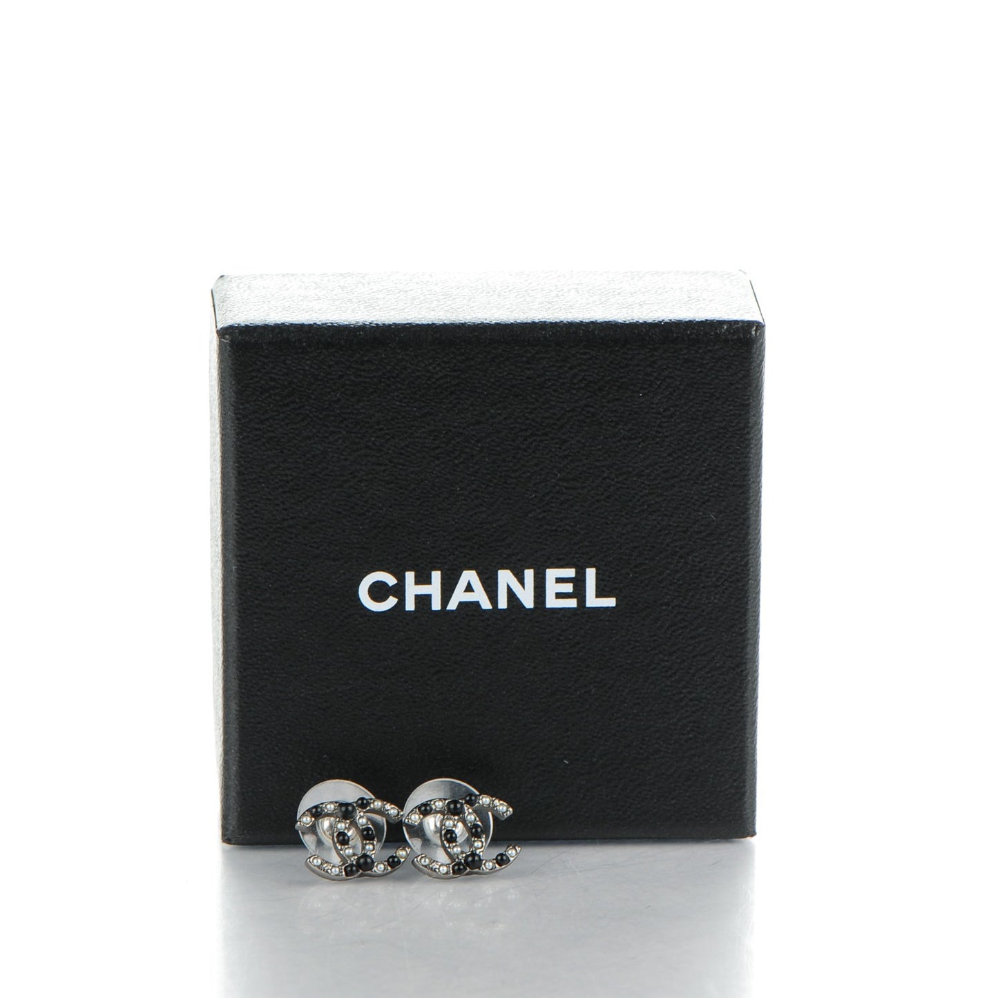 Pearl Resin Bead CC Earrings Silver Black