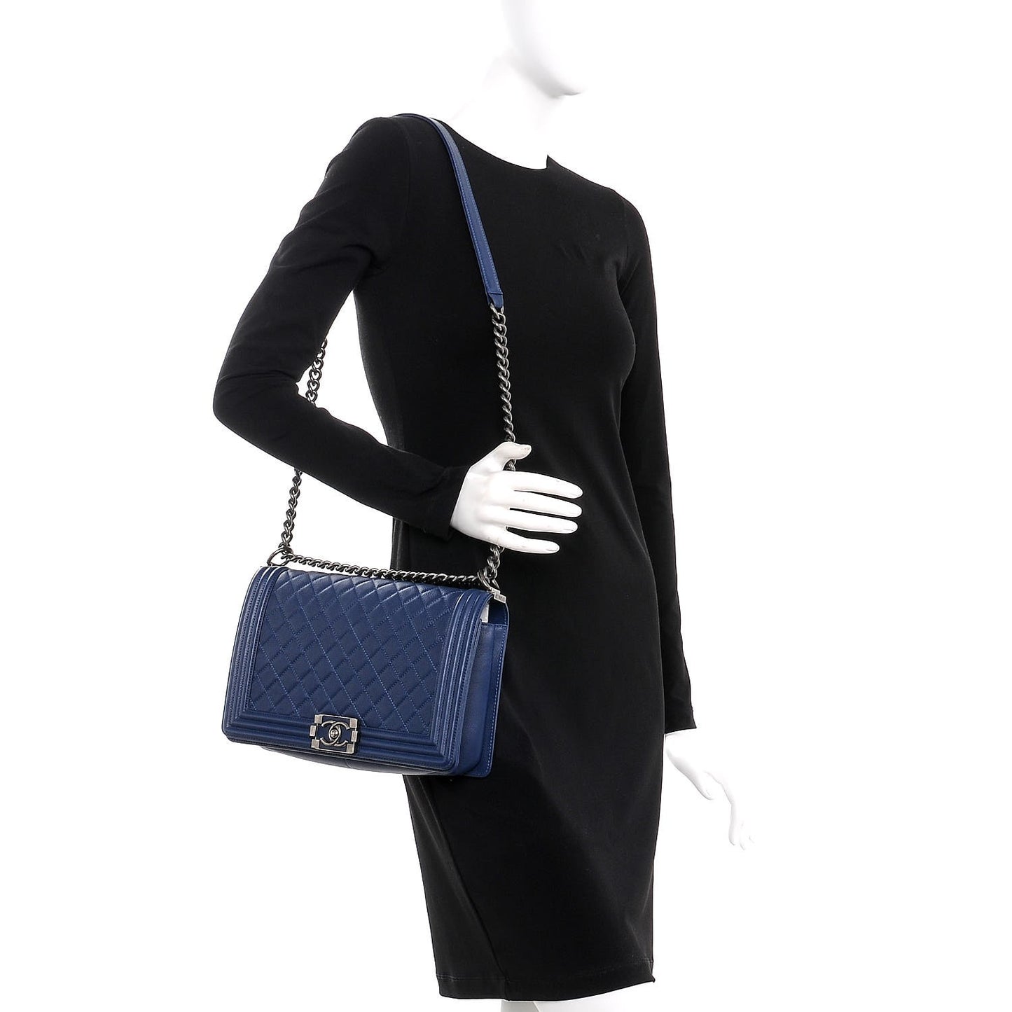 Grained Calfskin Quilted New Medium Boy Flap Navy