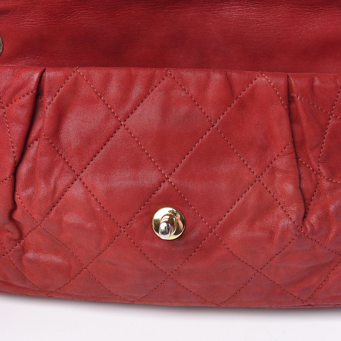 Iridescent Calfskin Large Chic Quilt Flap Red