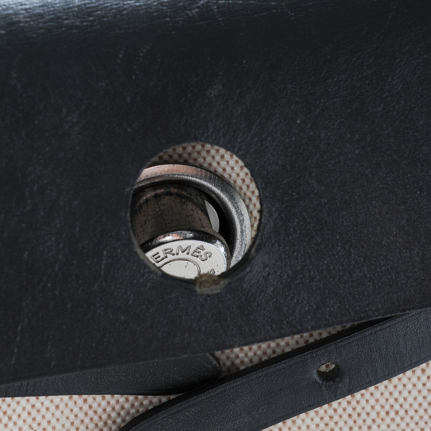 Toile Vache Calfskin Herbag 30 PM Natural Black