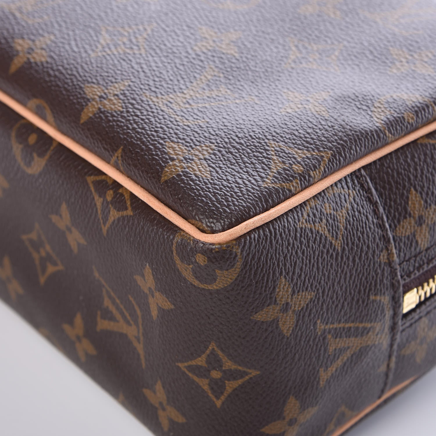 Louis Vuitton Monogram Toiletry Bag 25 9 of 11