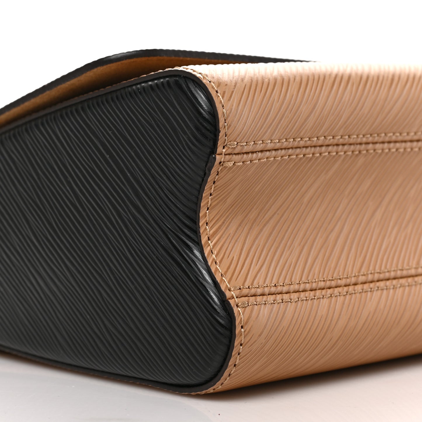 Epi Twist Shoulder Bag MM Camel