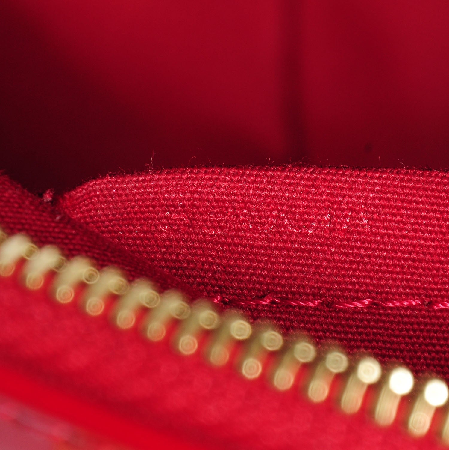 Louis Vuitton Vernis Bellevue PM Pomme D'Amour 7 of 7