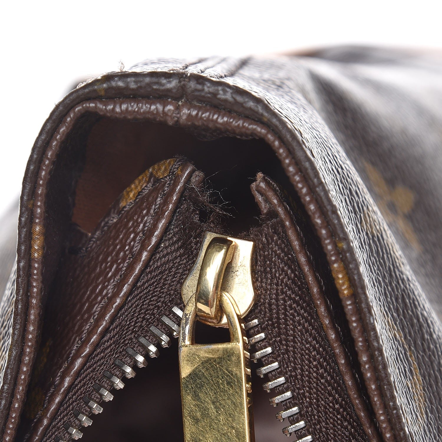 Louis Vuitton Monogram Cabas Mezzo 14 of 24