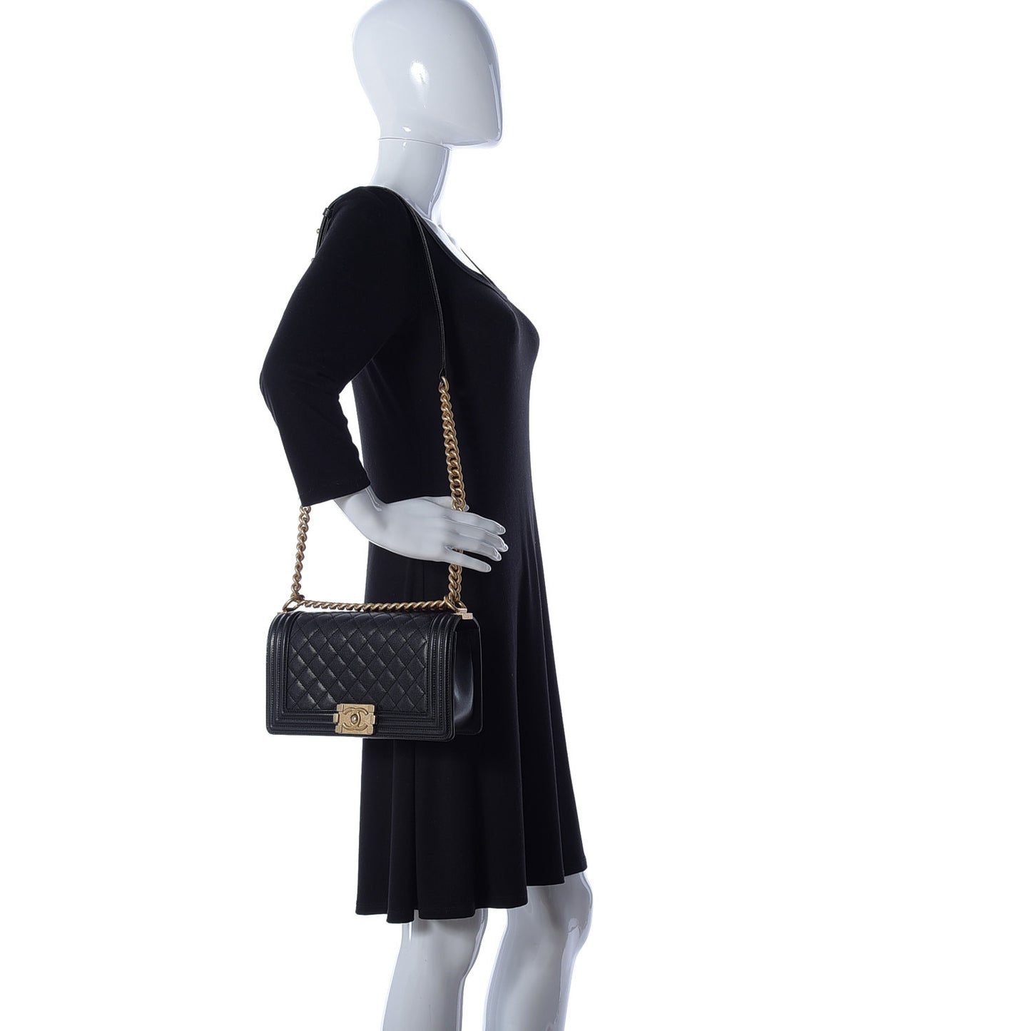 Caviar Quilted Medium Boy Flap Black