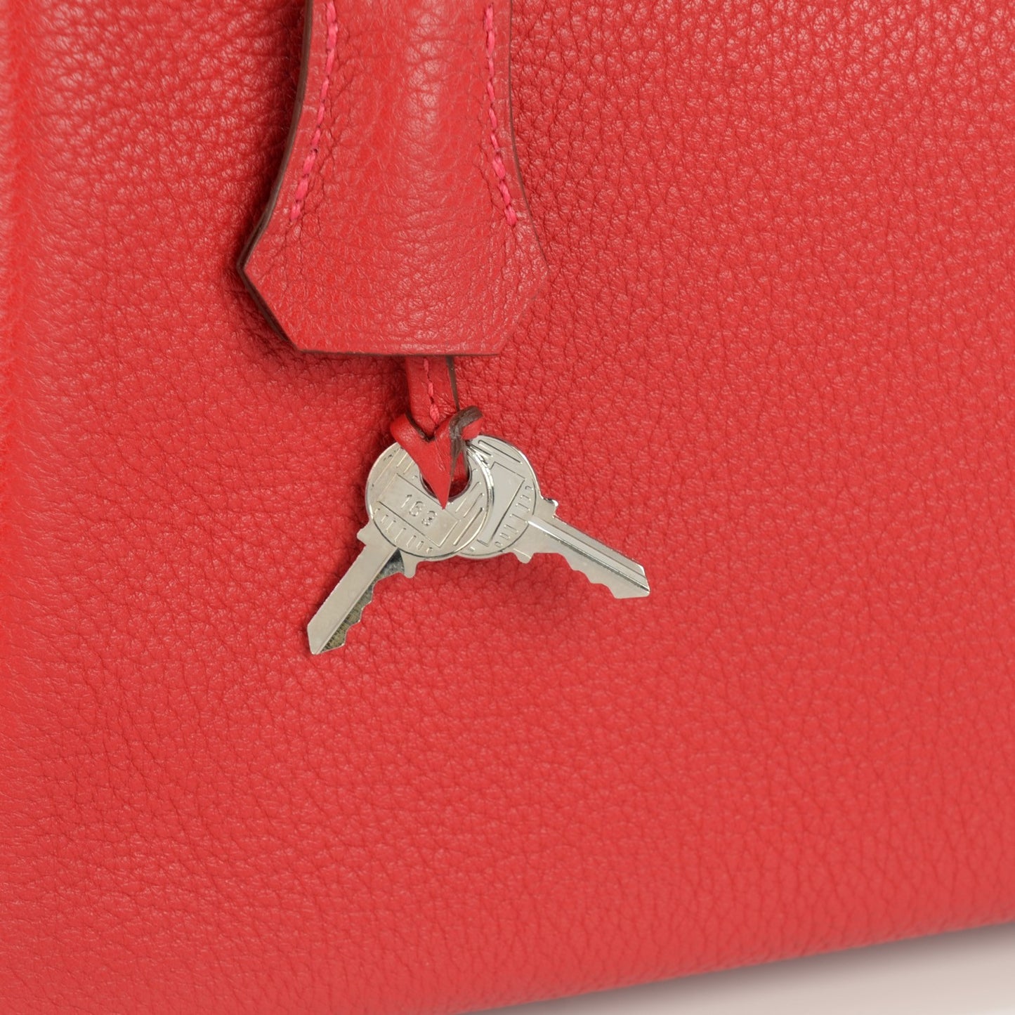 Togo Kelly Retourne 32 Rouge Casaque