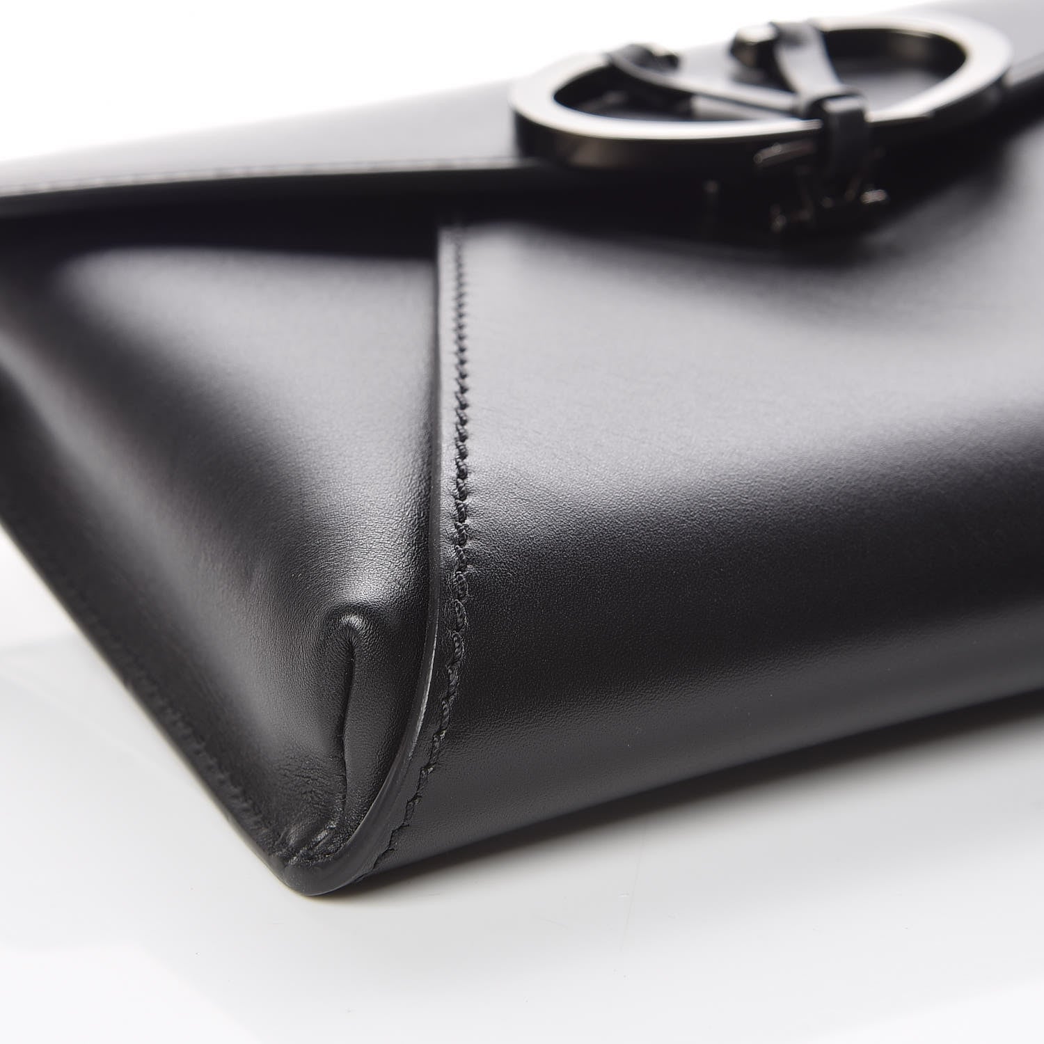 Valentino Garavani Calfskin V Rivet Chain Clutch Black 8 of 9