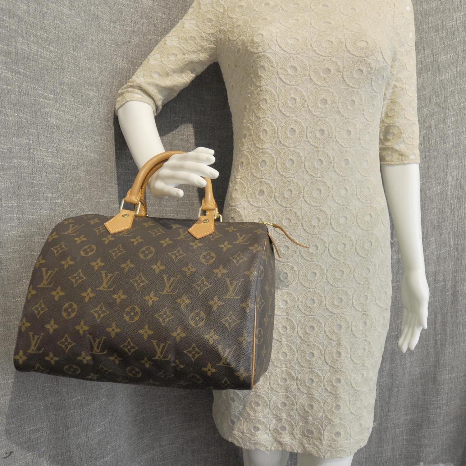Louis Vuitton Monogram Speedy 30 4 of 9
