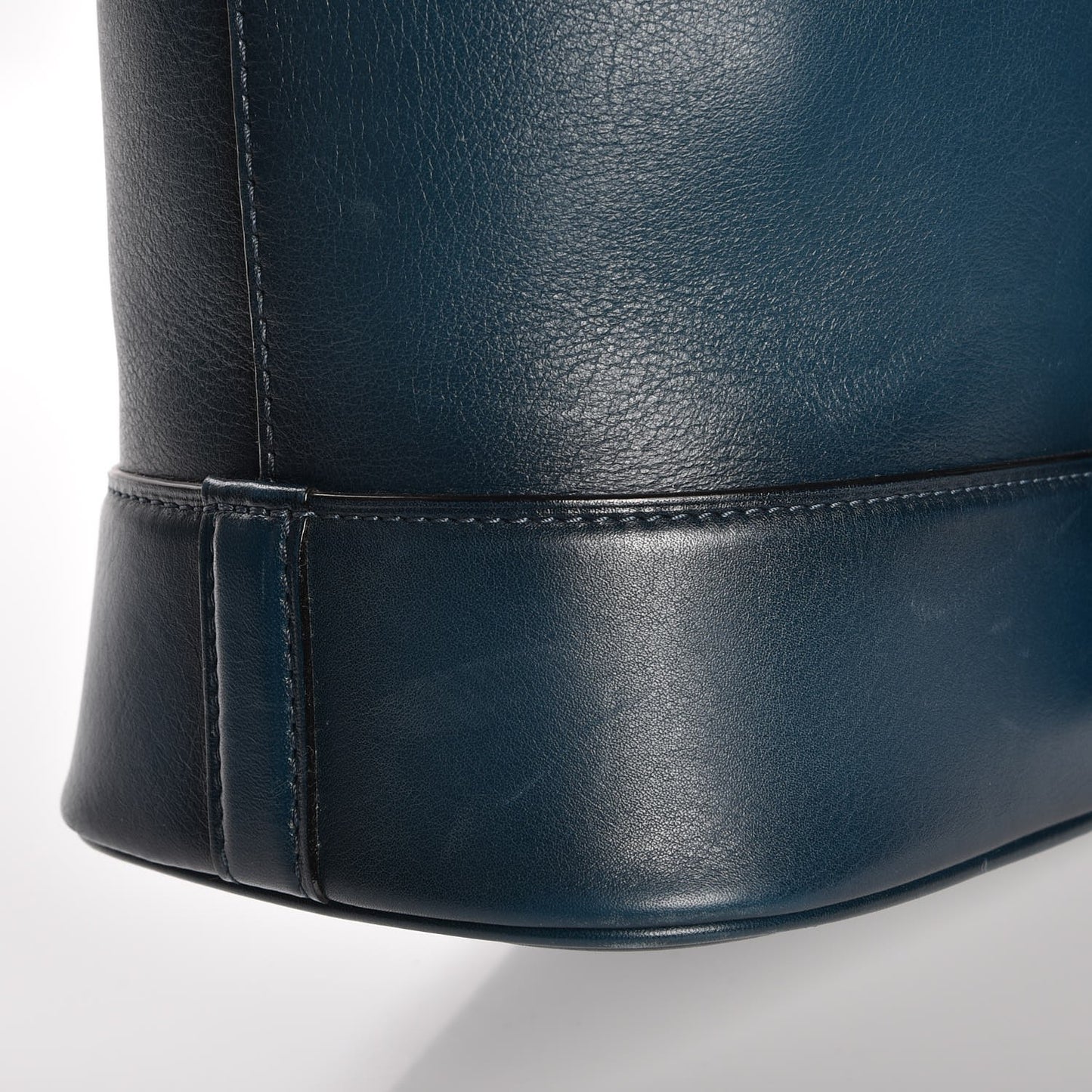 Smooth Calfskin NN14 Cuir Nuance GM Blue