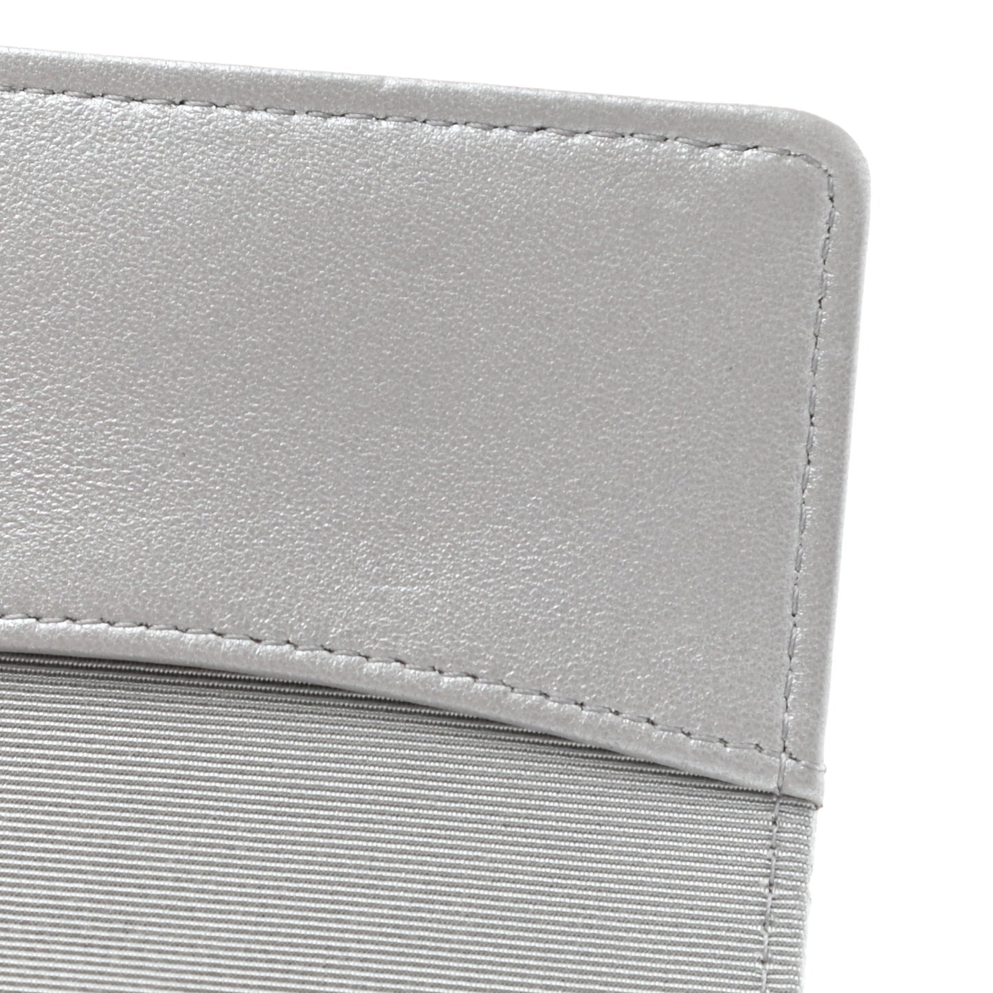 Metallic Caviar Quilted Classic 4 Key Holder Wallet Silver