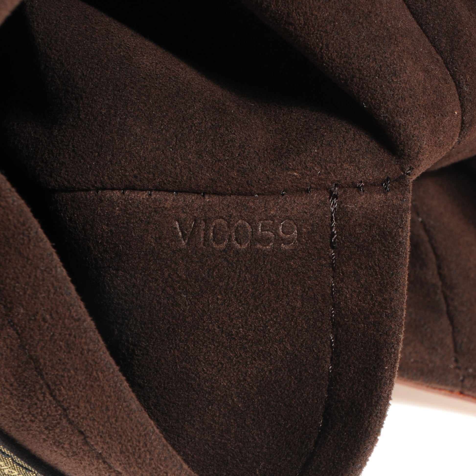 Louis Vuitton Monogram Kalahari GM 7 of 8