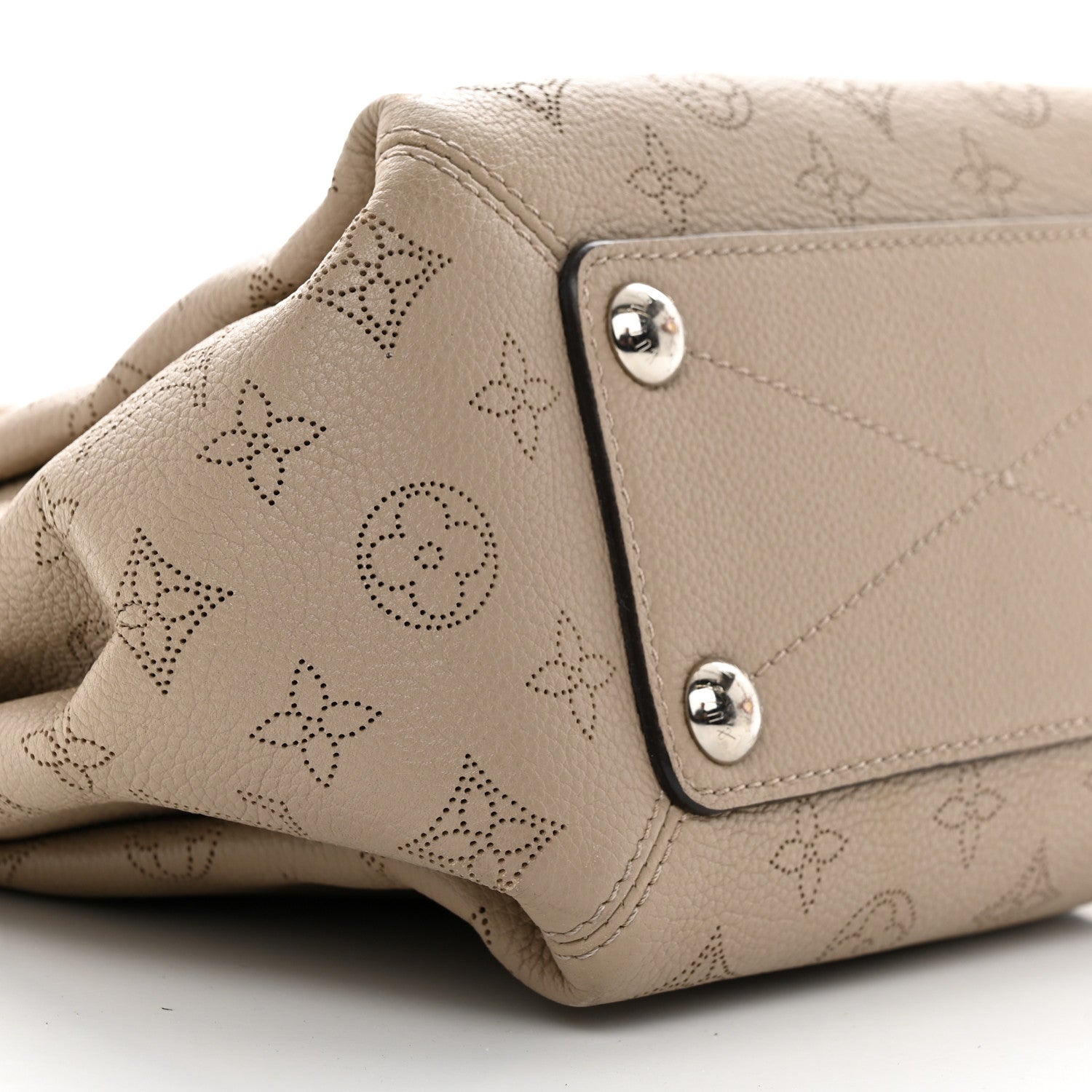 Louis Vuitton Mahina Babylone Chain BB Galet 9 of 10