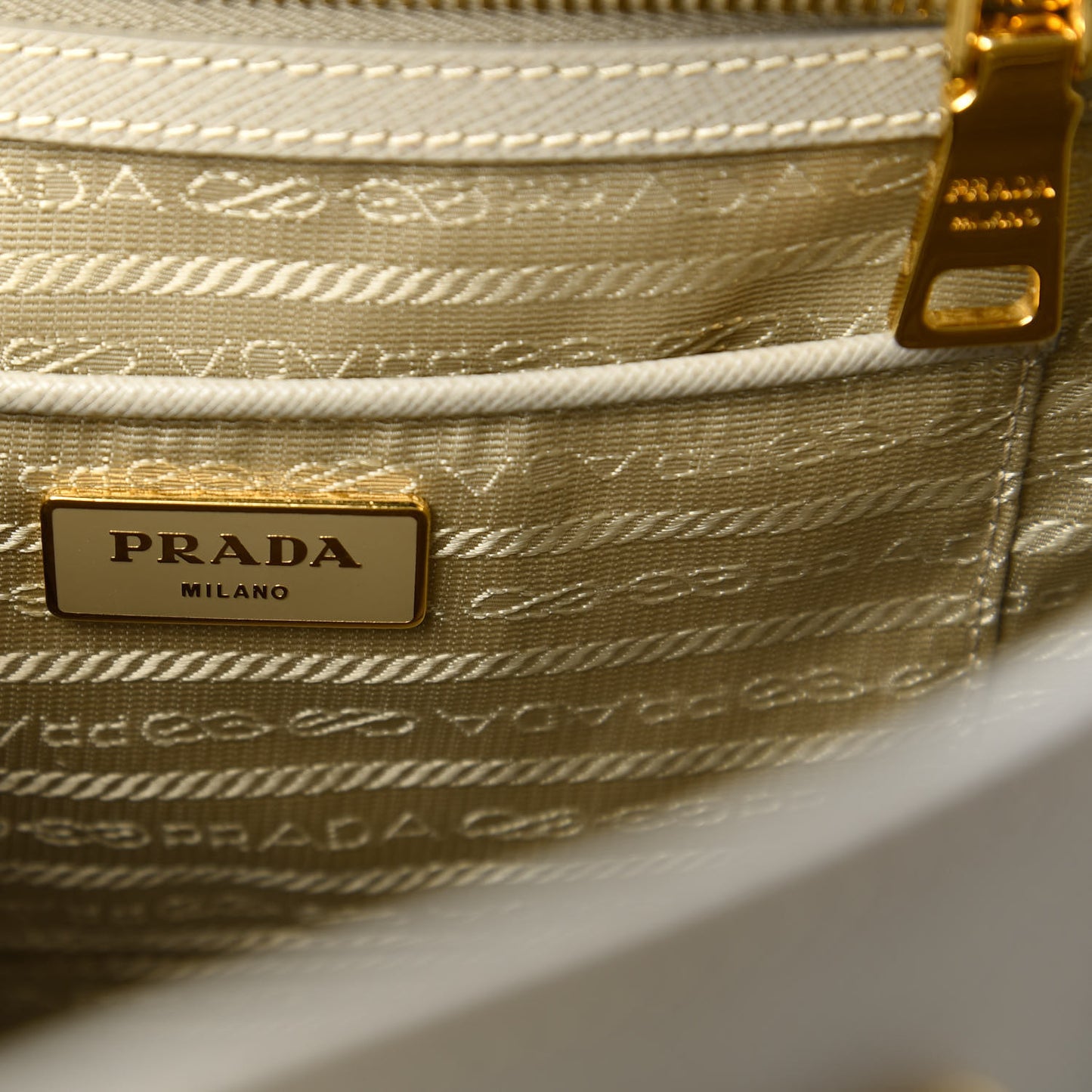 Saffiano Lux Large Tote Pomice