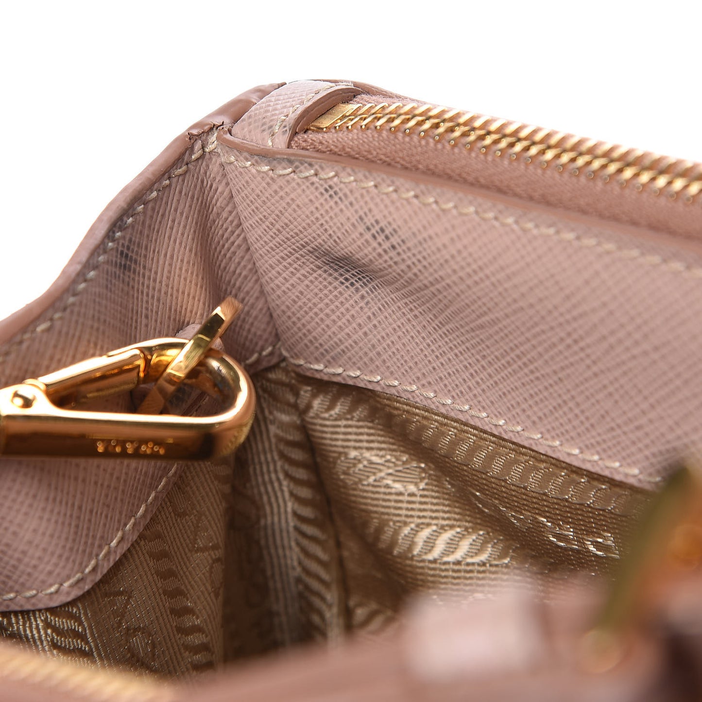 Saffiano Medium Galleria Double Zip Tote Cammeo