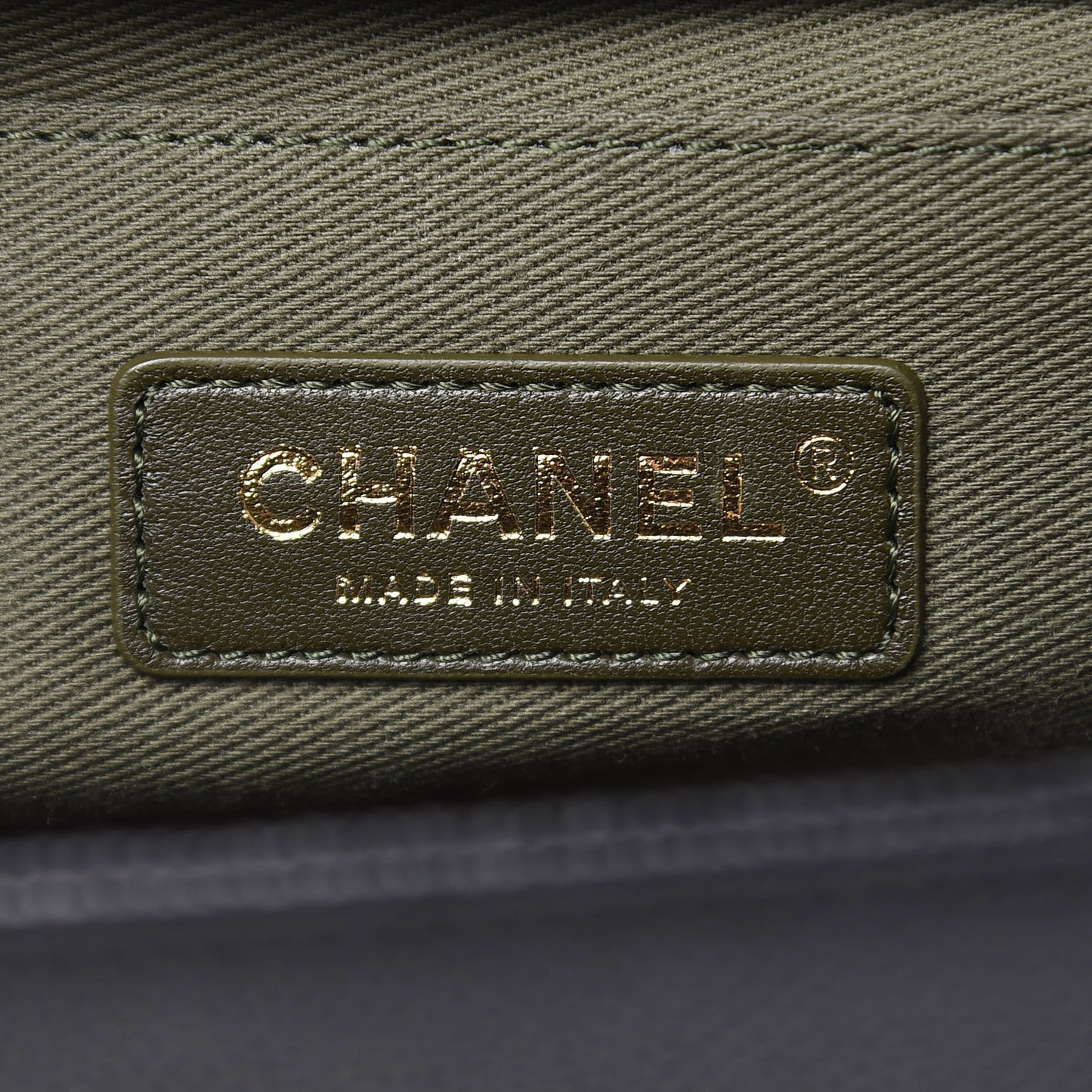 Caviar Quilted Medium Boy Flap Black