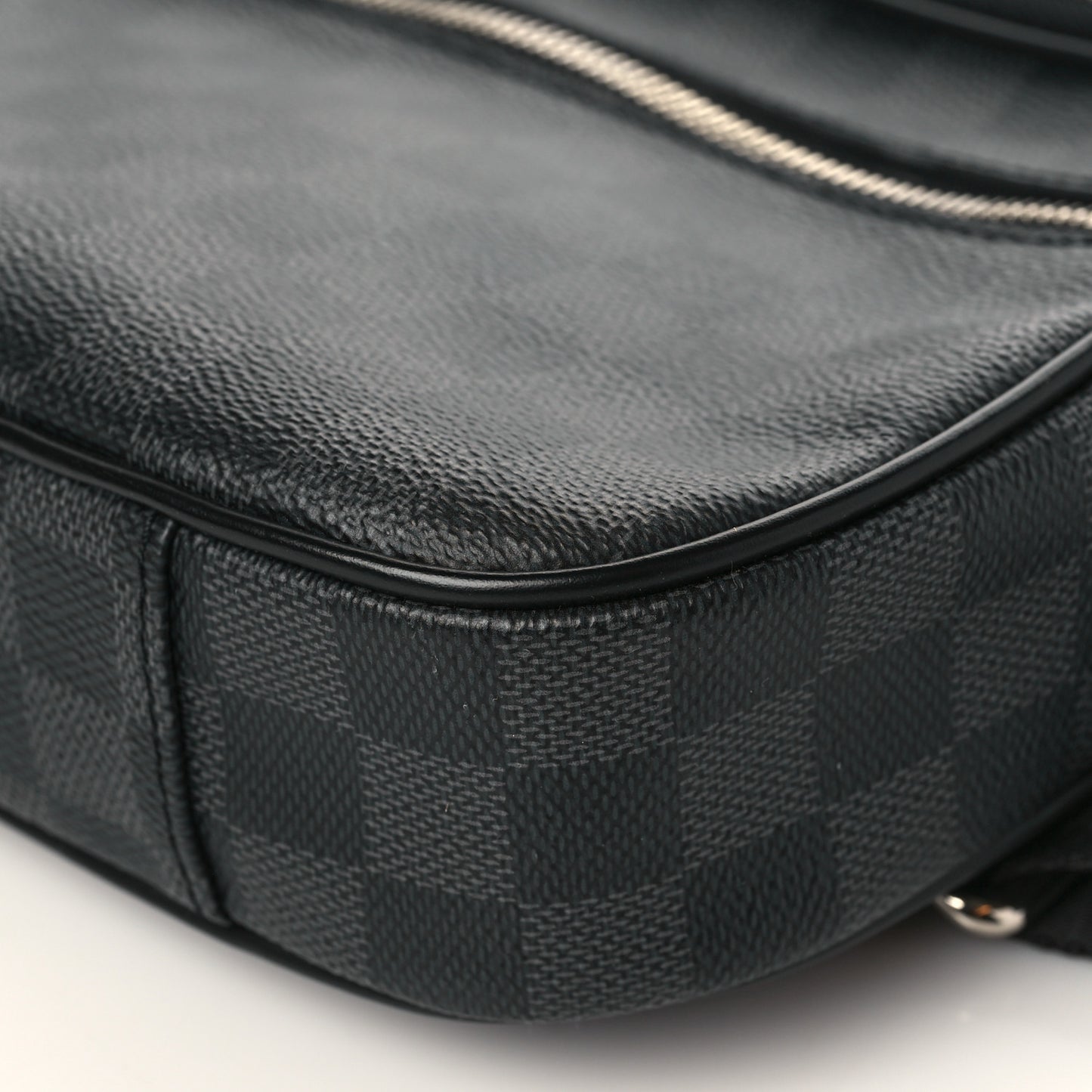 Damier Graphite Ambler