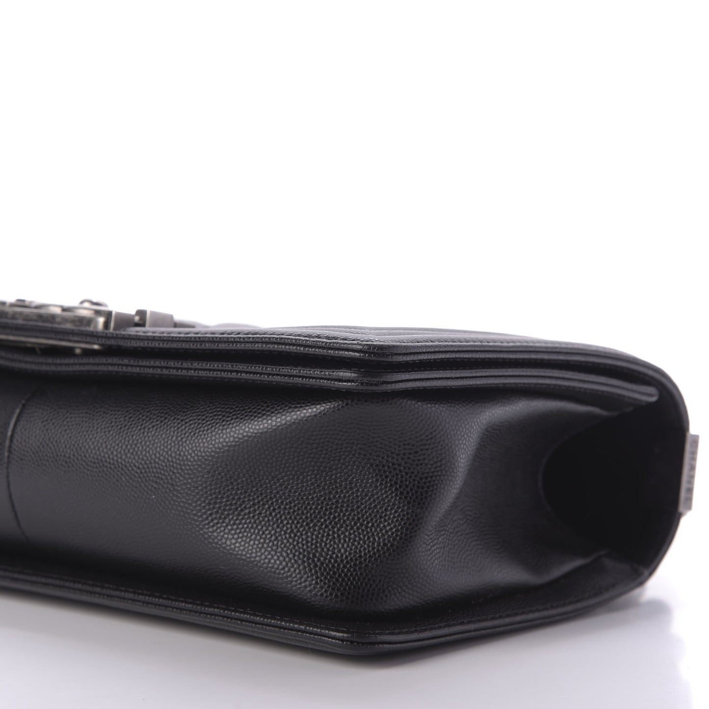 Caviar Quilted Medium Boy Flap Black