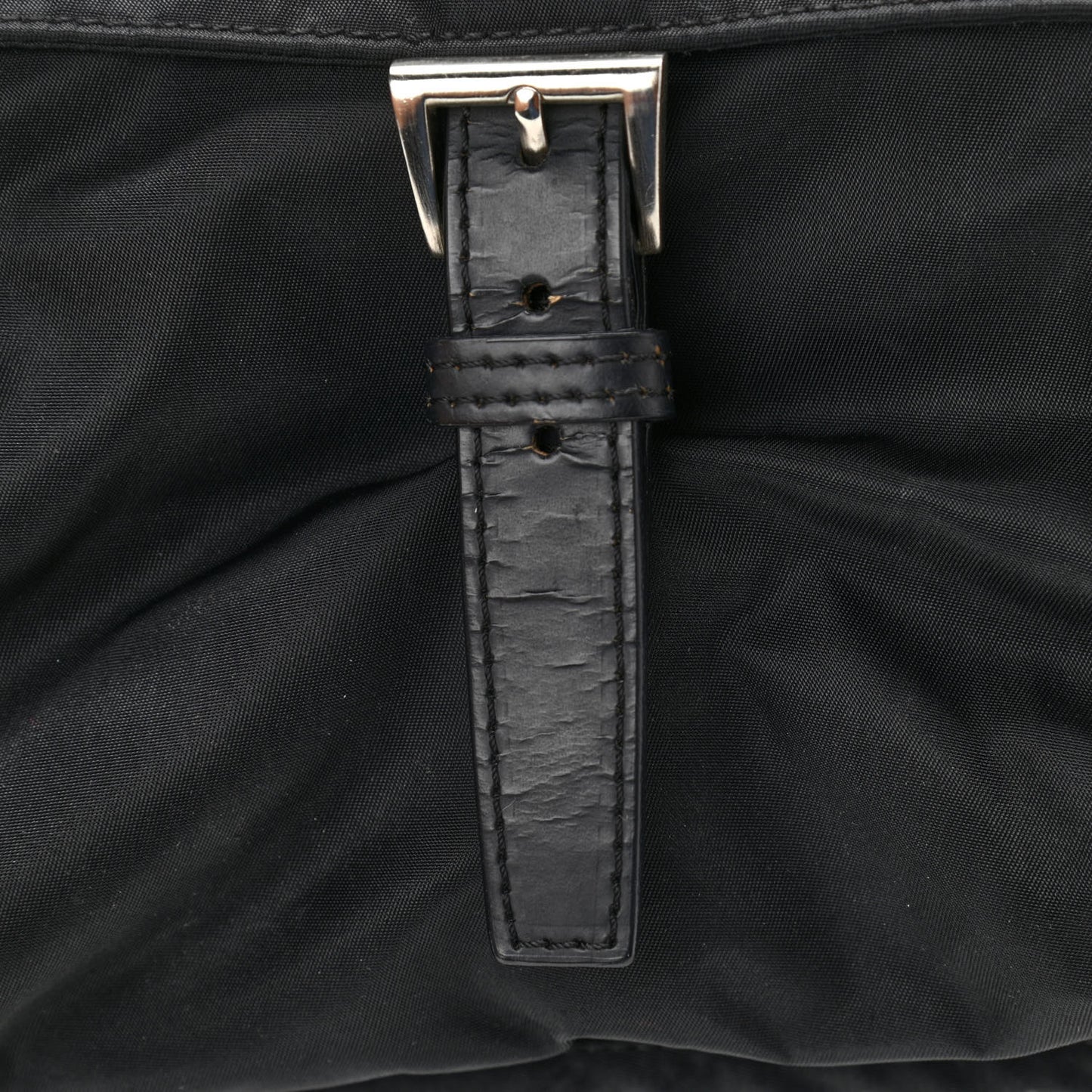 Nylon Vela Messenger Black