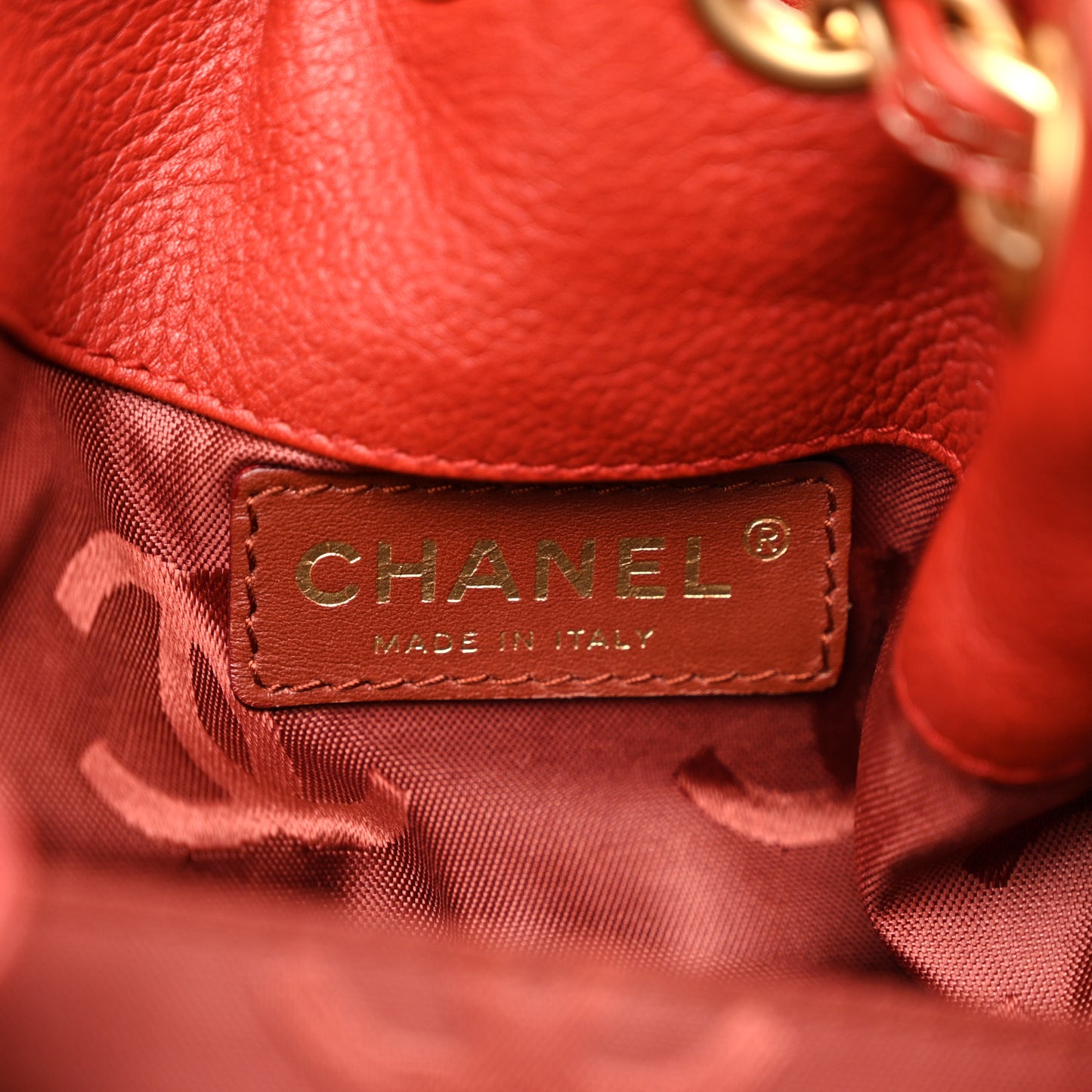Grained Calfskin CC Drawstring Bucket Bag Red