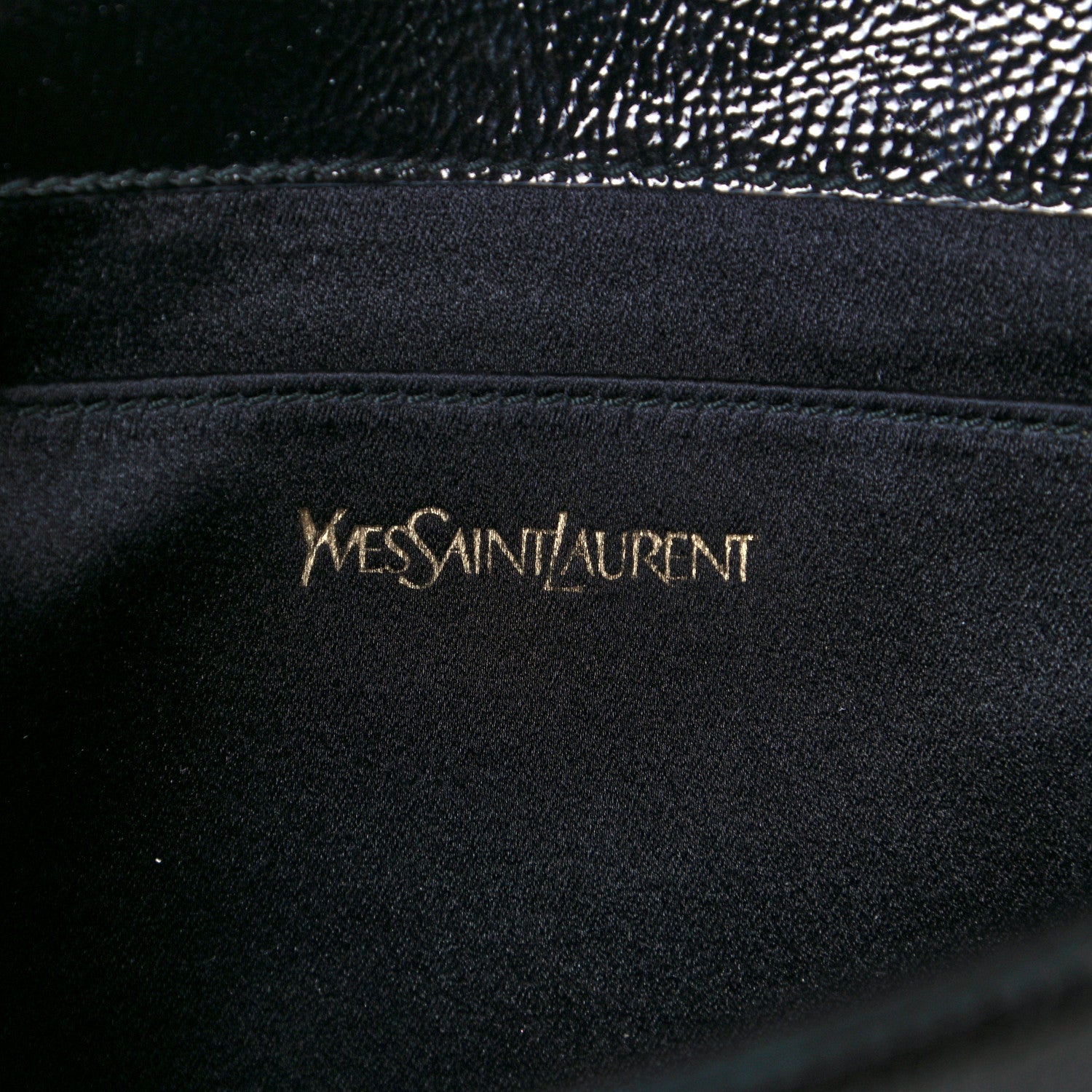 Saint Laurent Textured Patent Monogram Large Belle De Jour Clutch Black 6 of 10