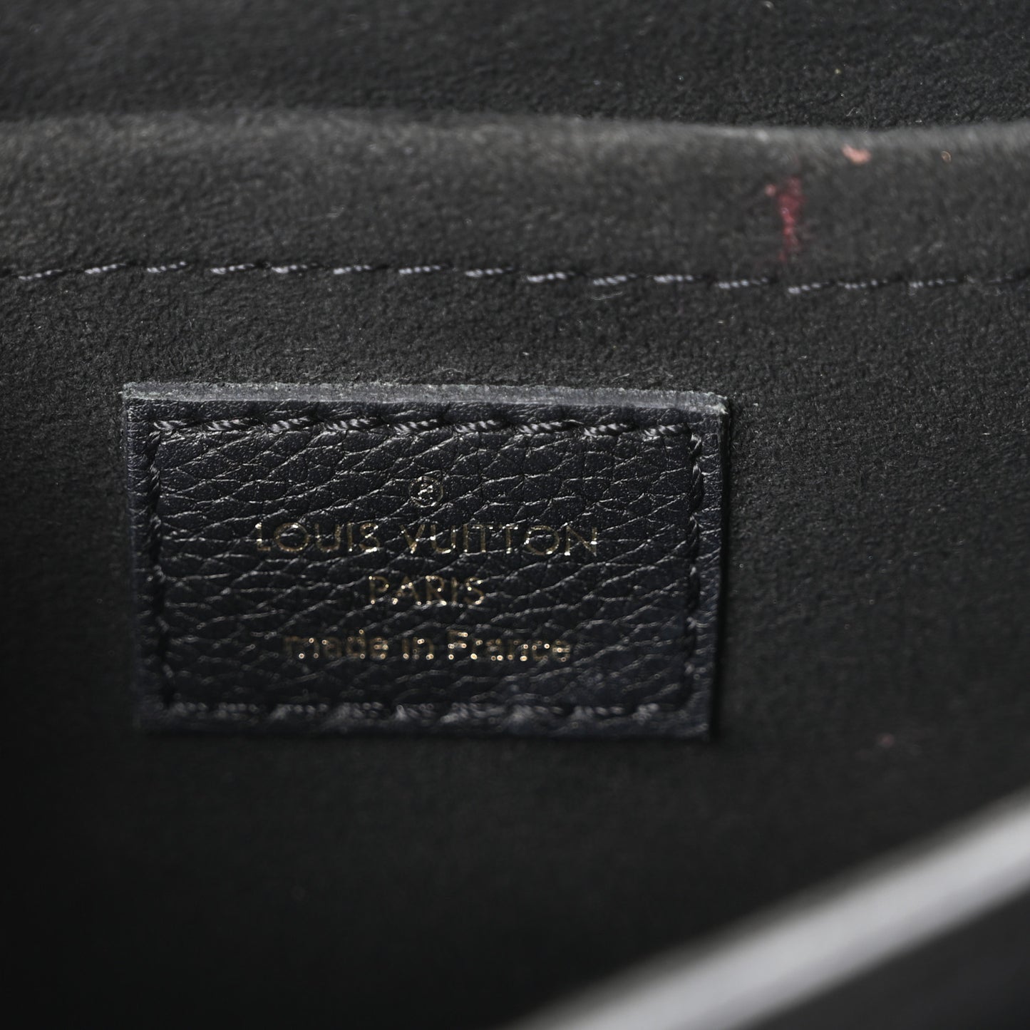 Grained Calfskin Lockme Tender Black