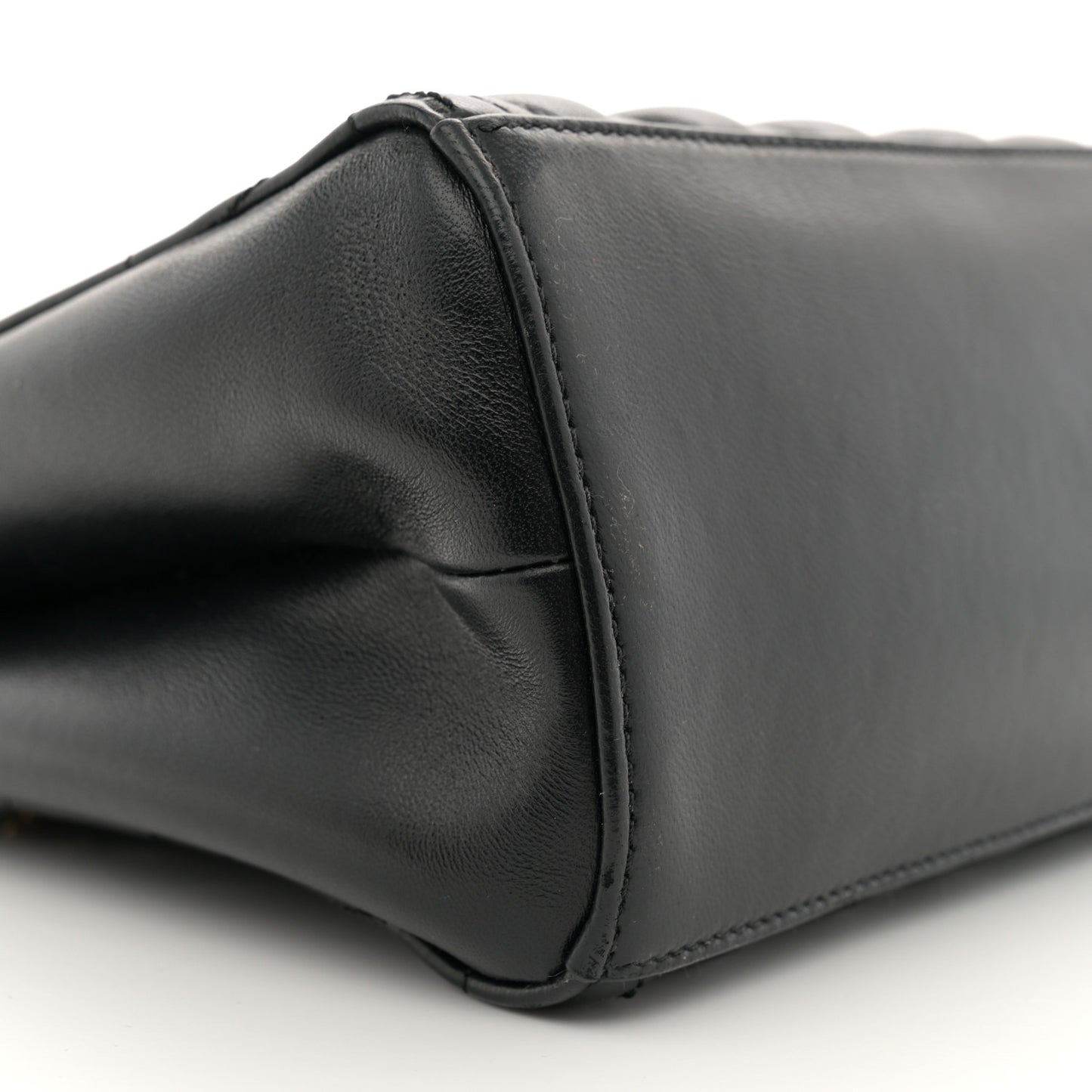 Nappa Barocco Quilted Small Virtus V Chain Shoulder Bag Black