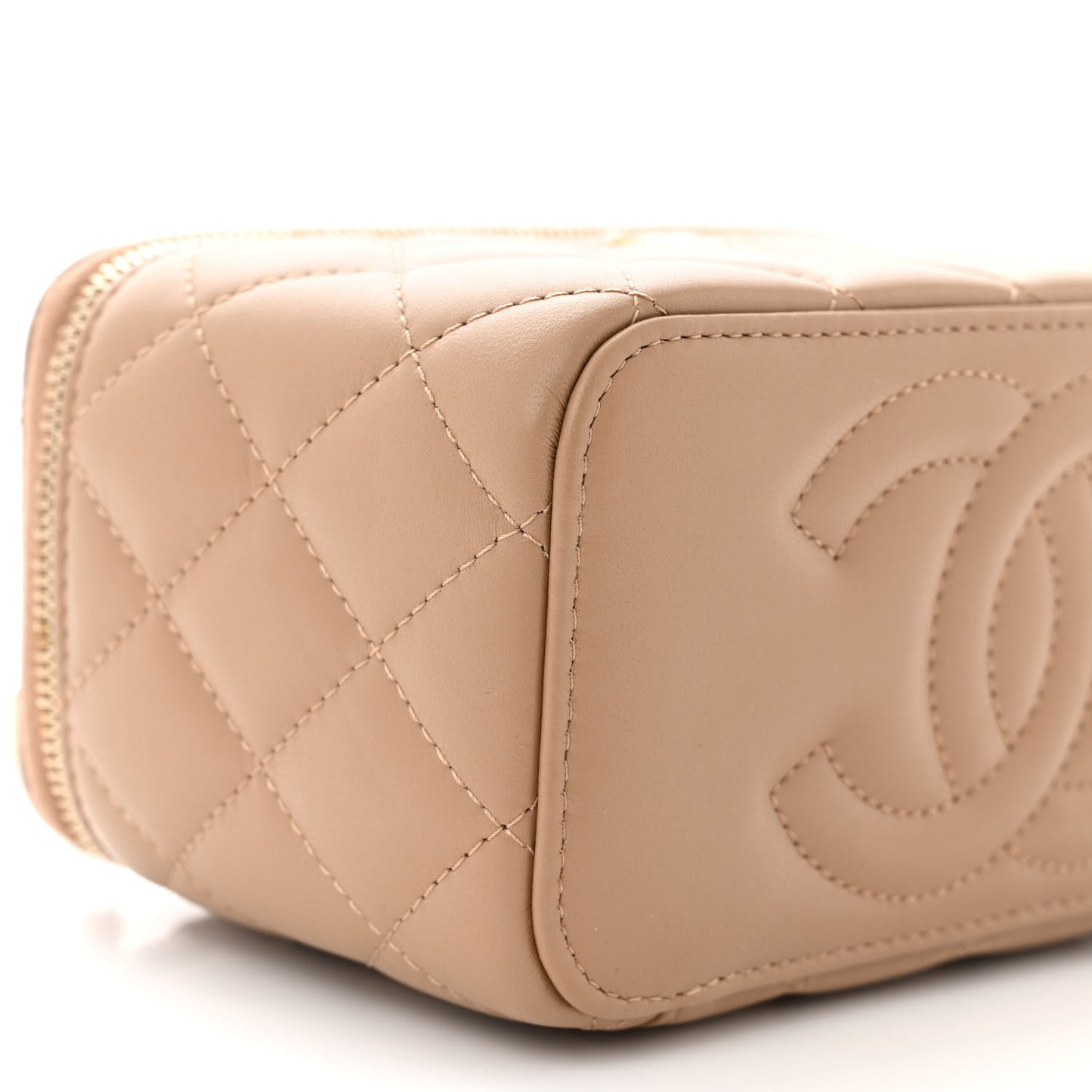 Lambskin Quilted Pearl Crush Small Vanity Case With Chain Beige