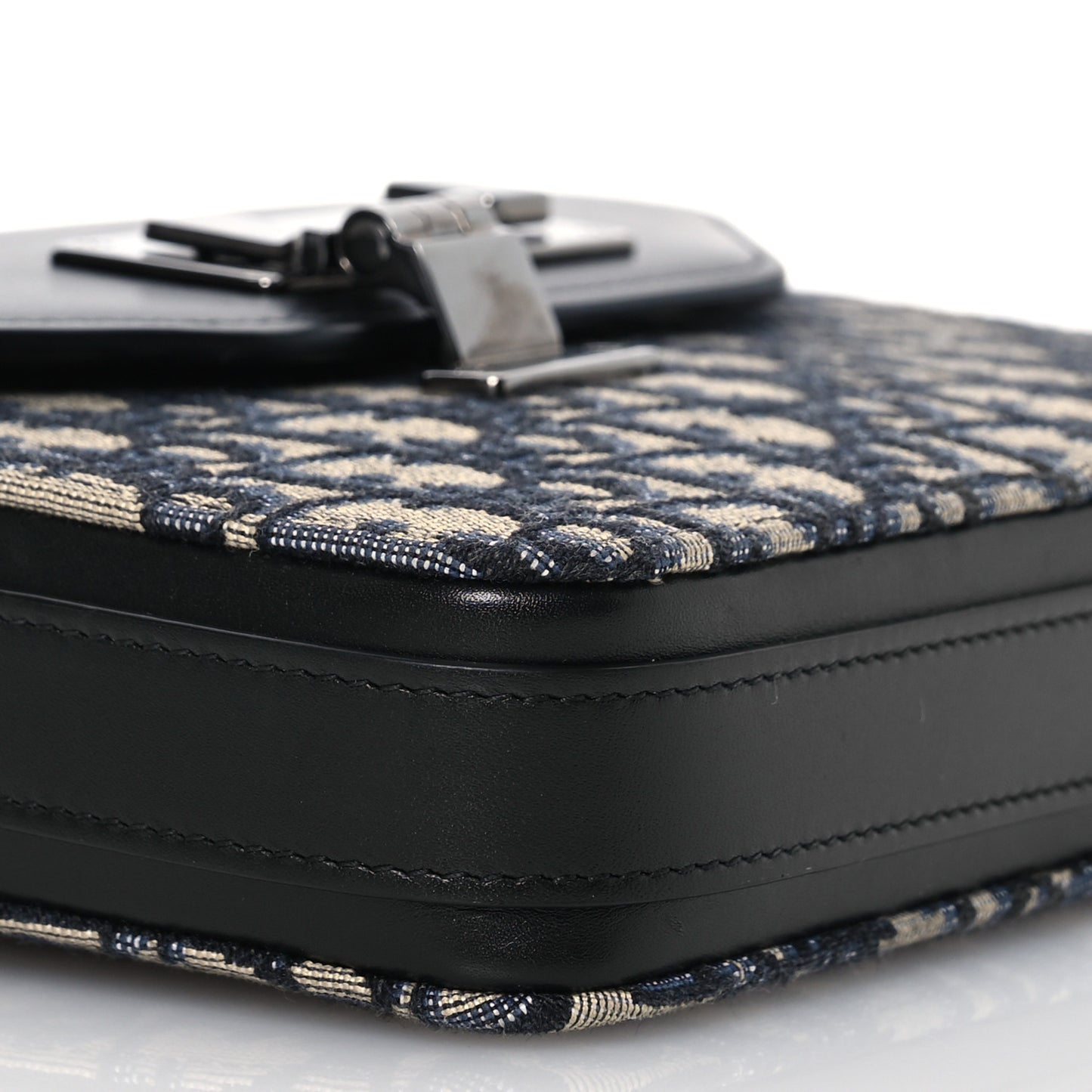 Oblique Smooth Calfskin Messenger Beige Black