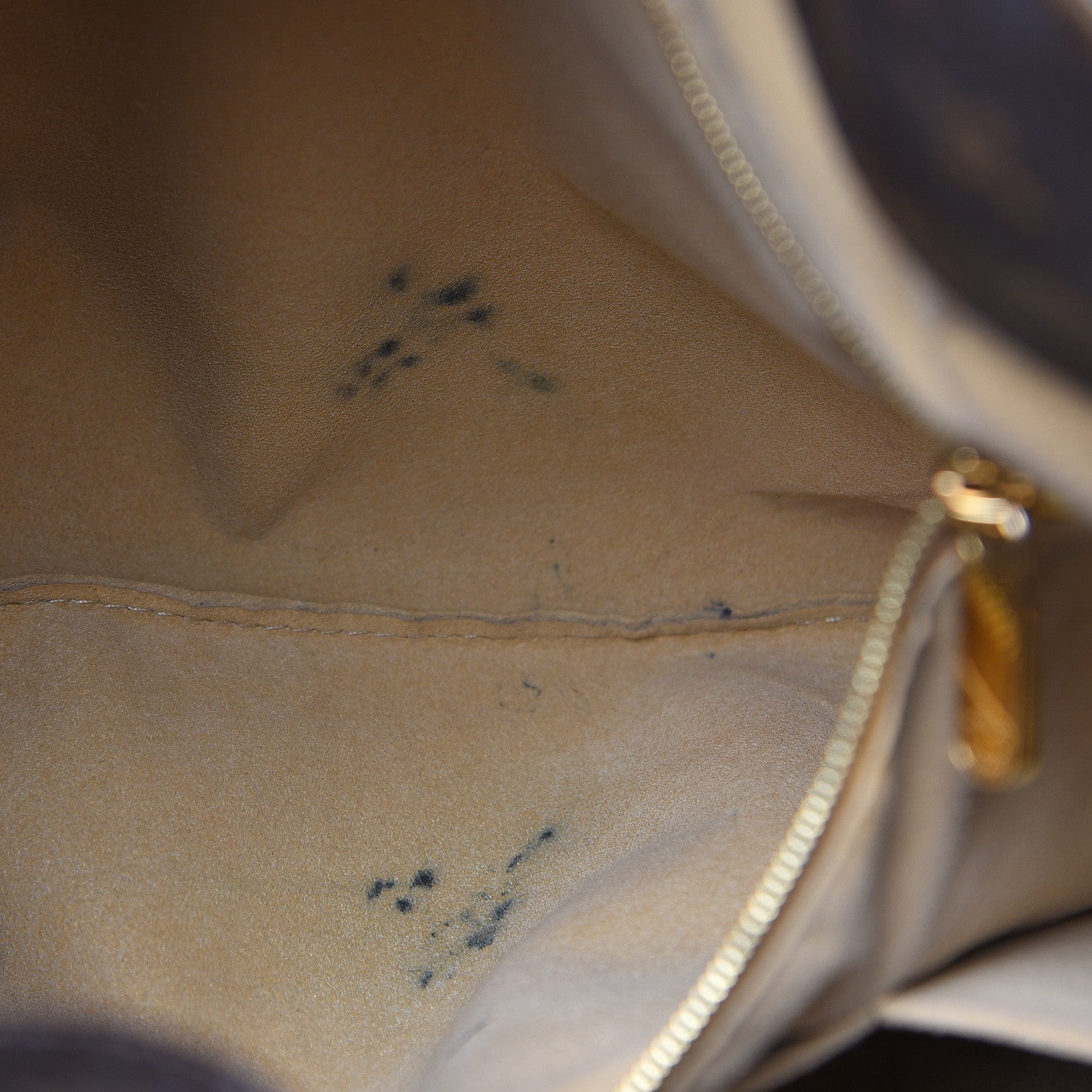Louis Vuitton Monogram Artsy MM 12 of 14