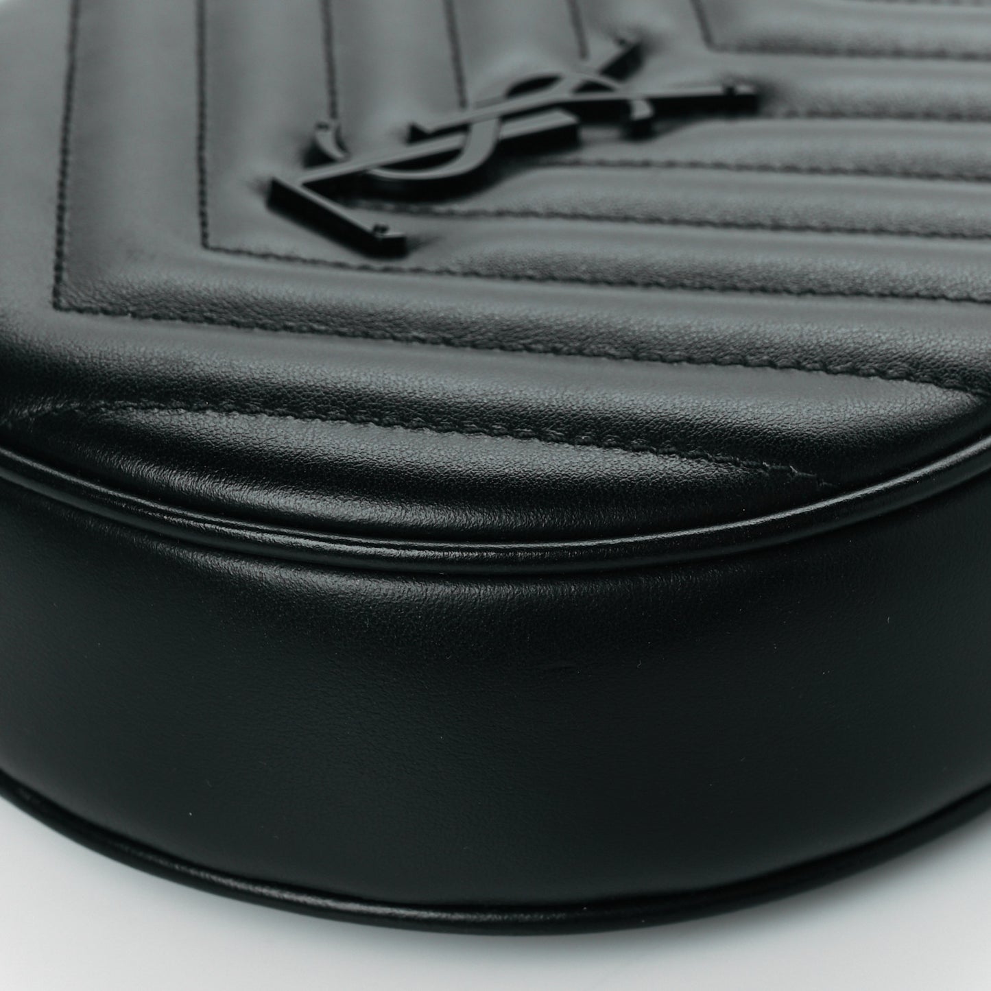 Calfskin Matelasse Chevron Round Vinyle Camera Bag Black