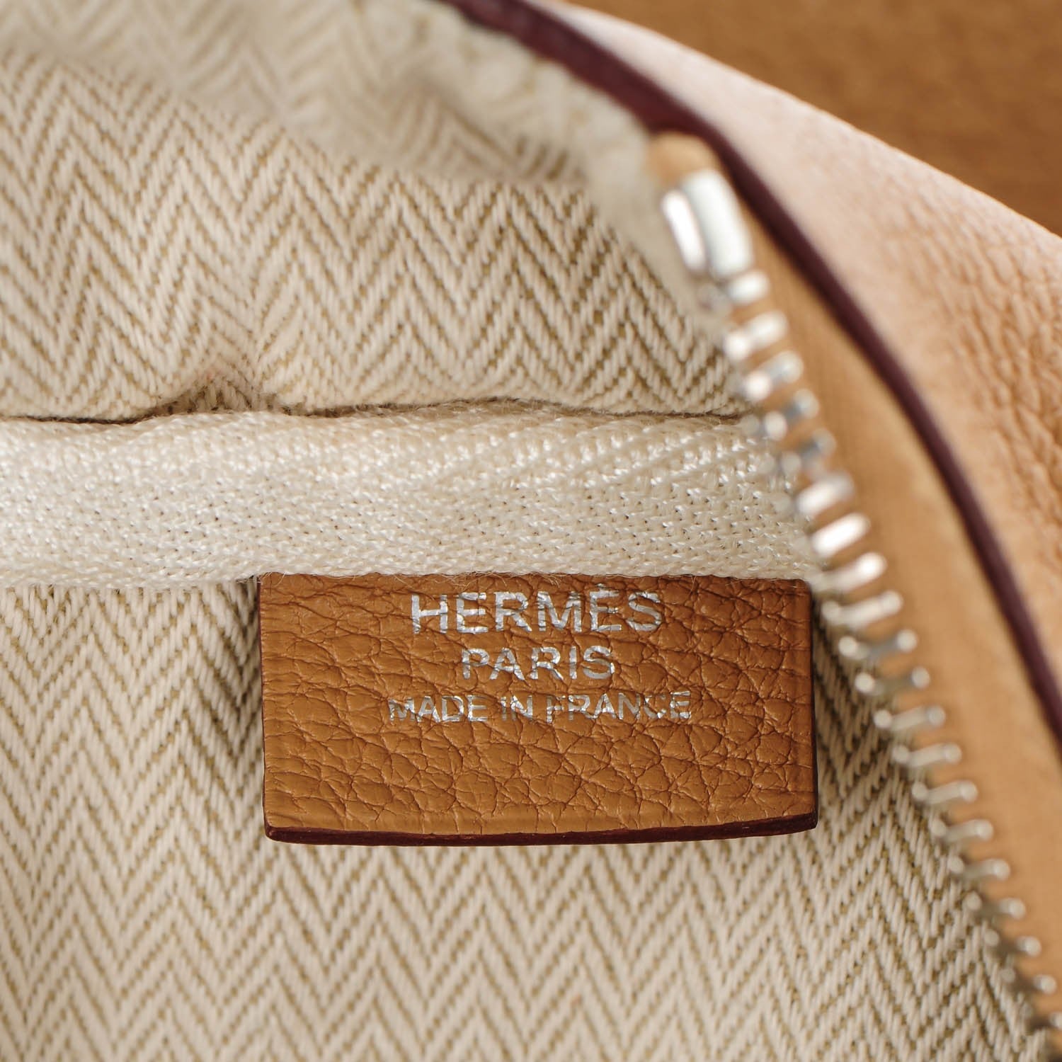 Hermes Taurillon Clemence Victoria II 35 Tabac Camel 7 of 12
