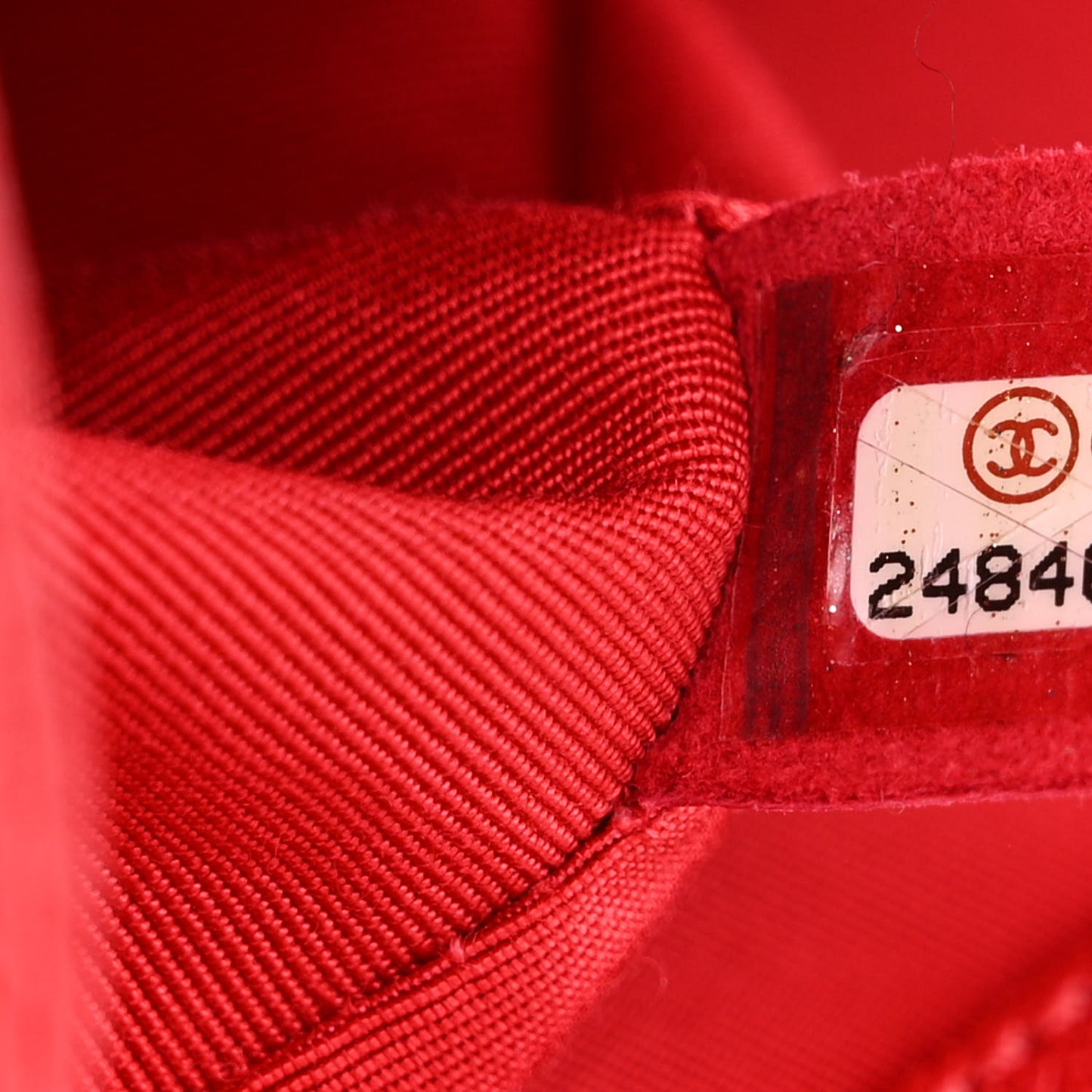 Caviar Chevron Quilted Medium Boy Flap Red